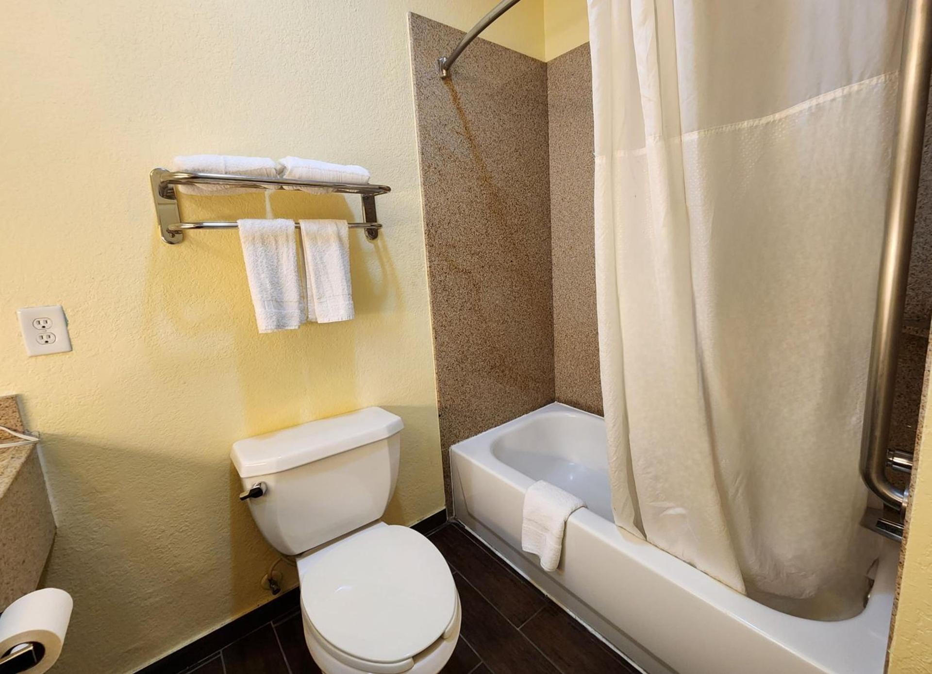 Studio 6 Suites Pasadena, TX photo 34