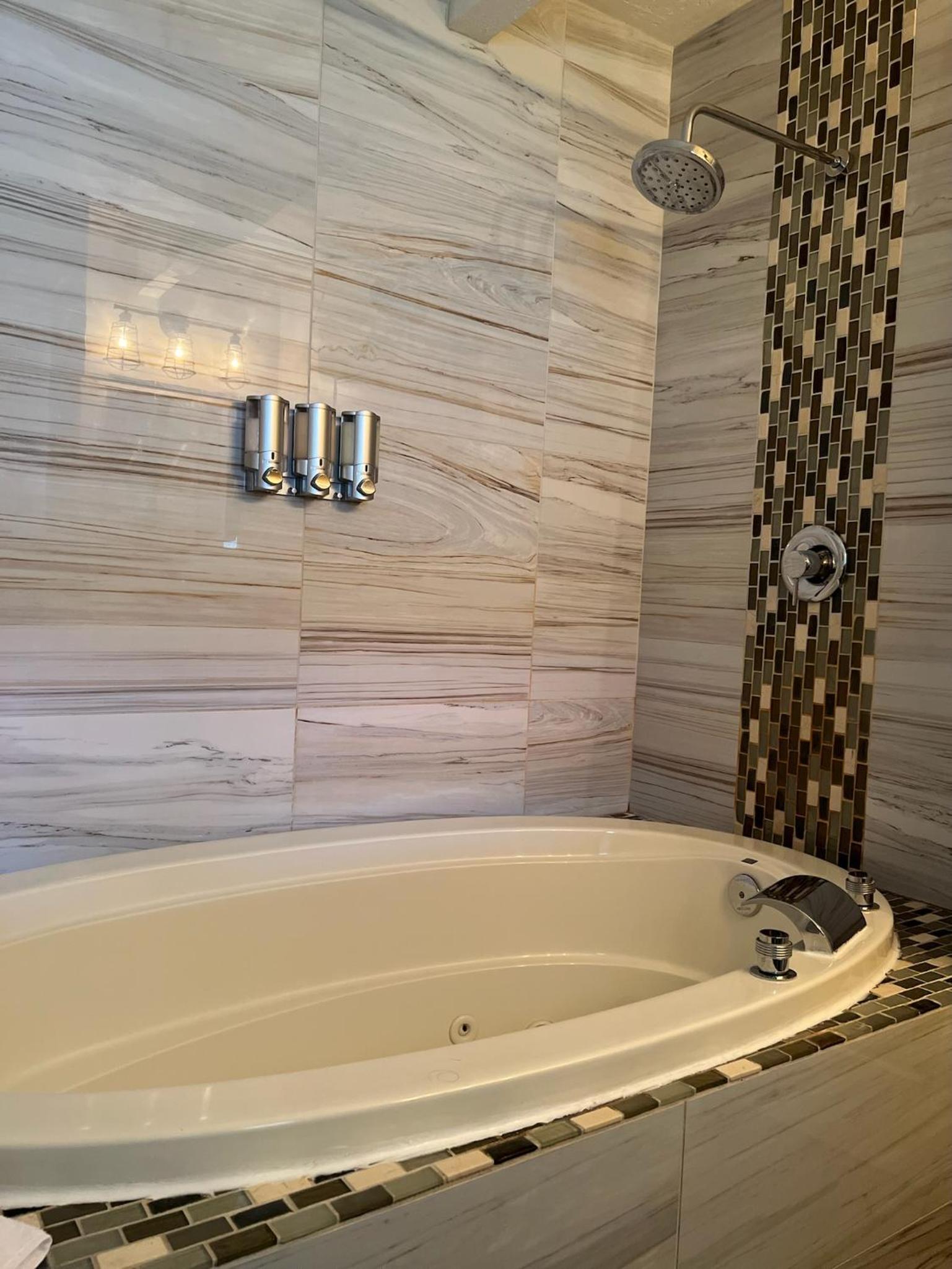 The Flagstone Boutique Inn & Suites photo 7