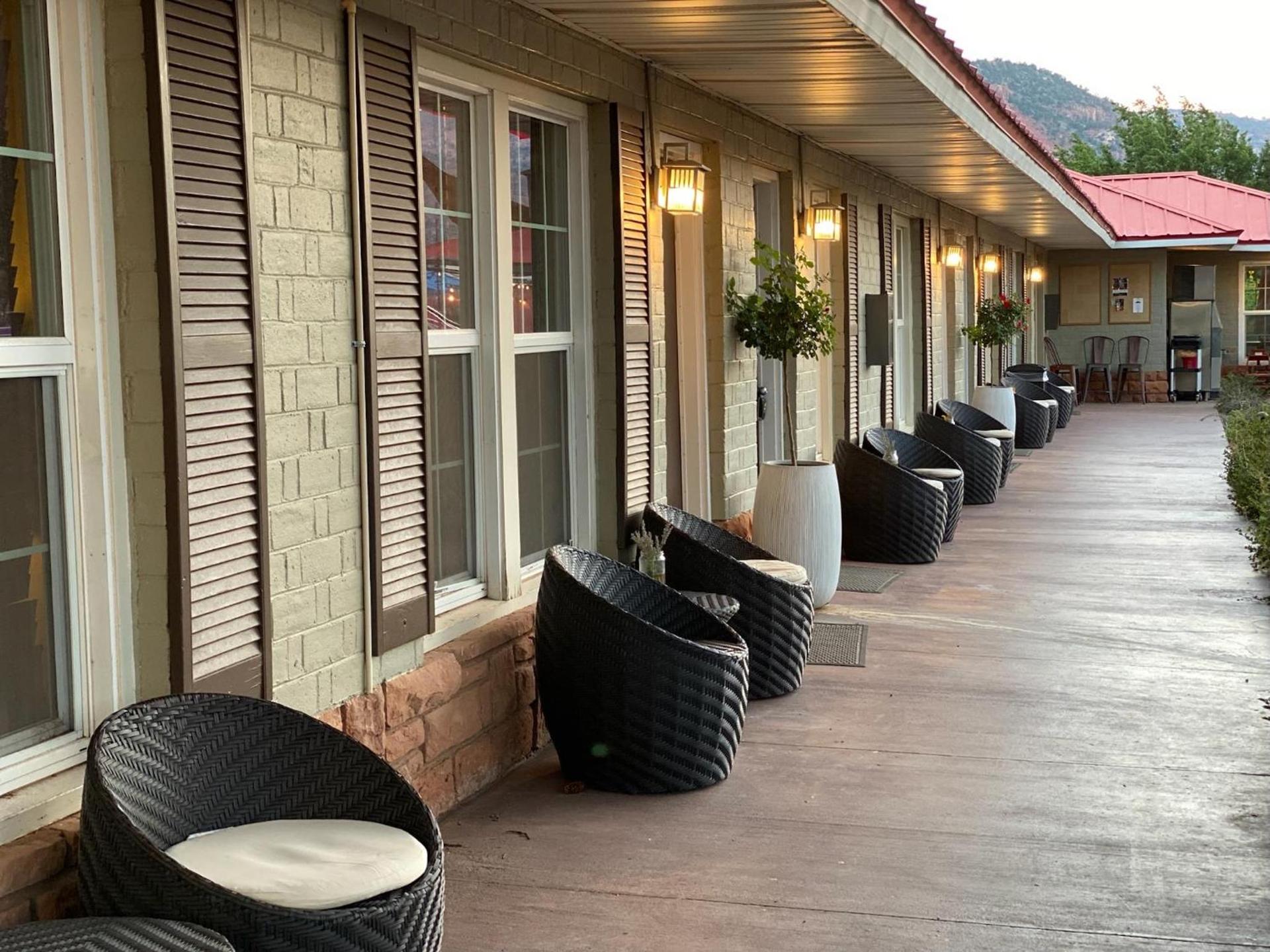 The Flagstone Boutique Inn & Suites photo 3