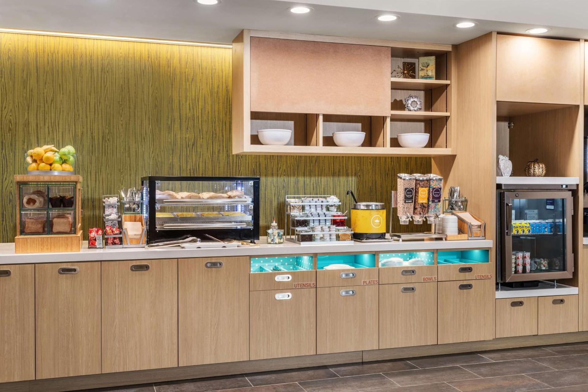Home2 Suites By Hilton Cedar Rapids Westdale photo 6