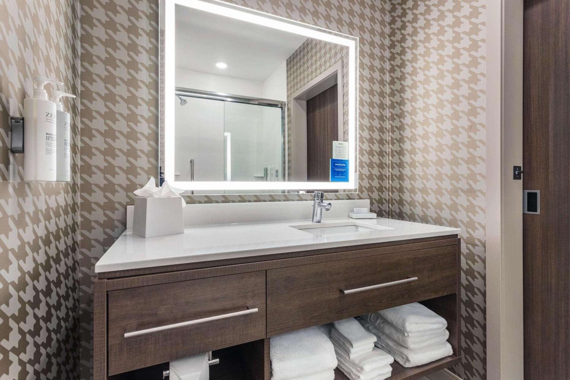 Home2 Suites By Hilton Cedar Rapids Westdale photo 21