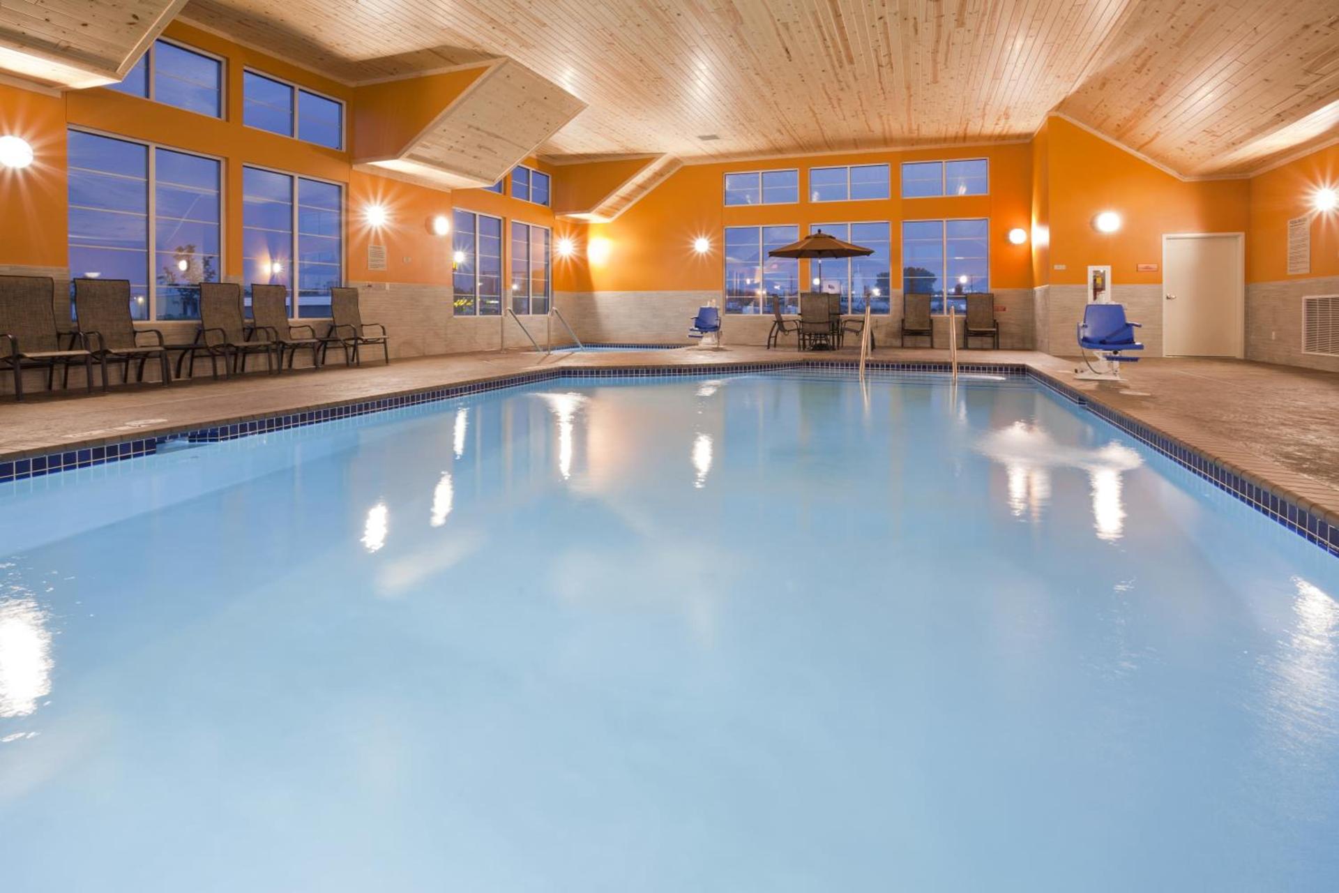 GrandStay Hotel & Suites - Morris photo 13