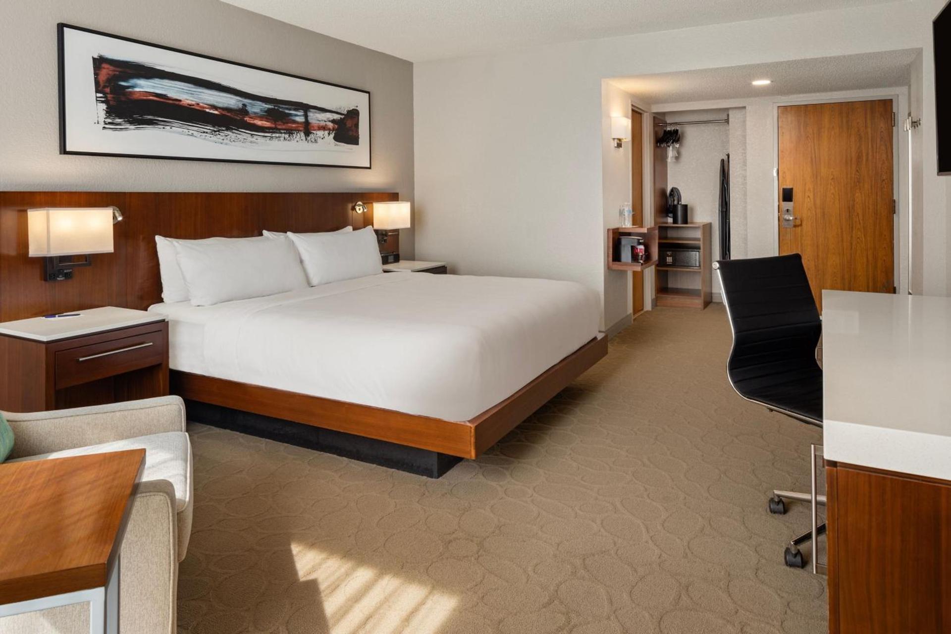 Delta Hotels by Marriott Minneapolis Northeast photo 11