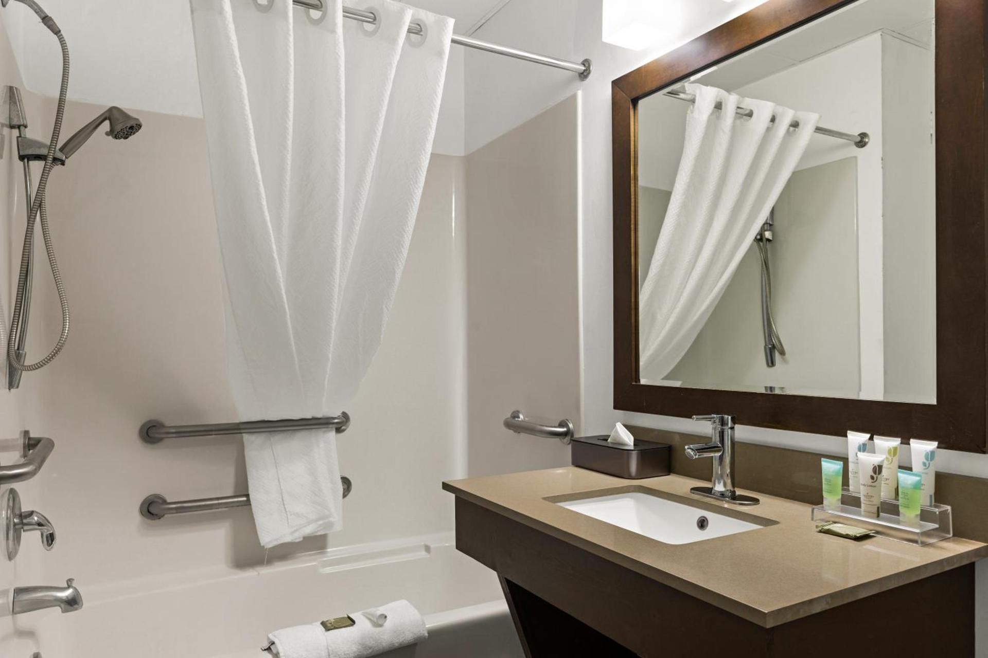 Country Inn & Suites by Radisson, Hinesville, GA photo 67