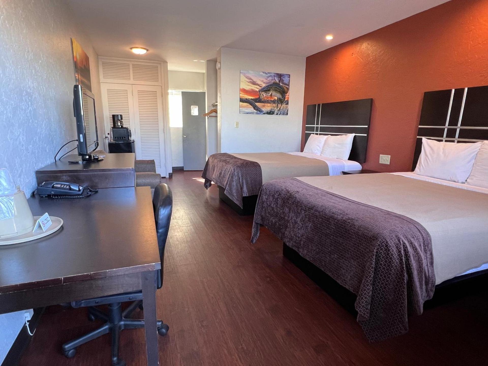Budget Inn of Okeechobee photo 24