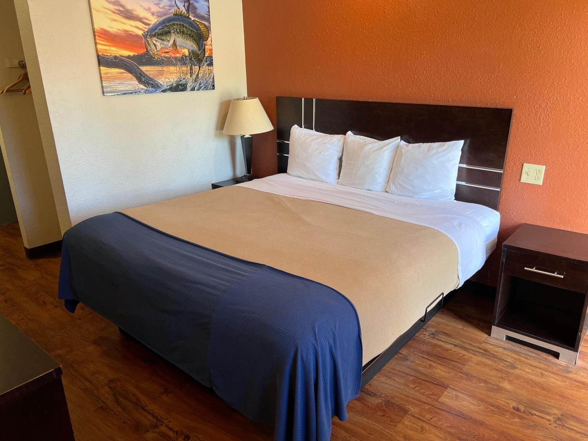 Budget Inn of Okeechobee photo 27