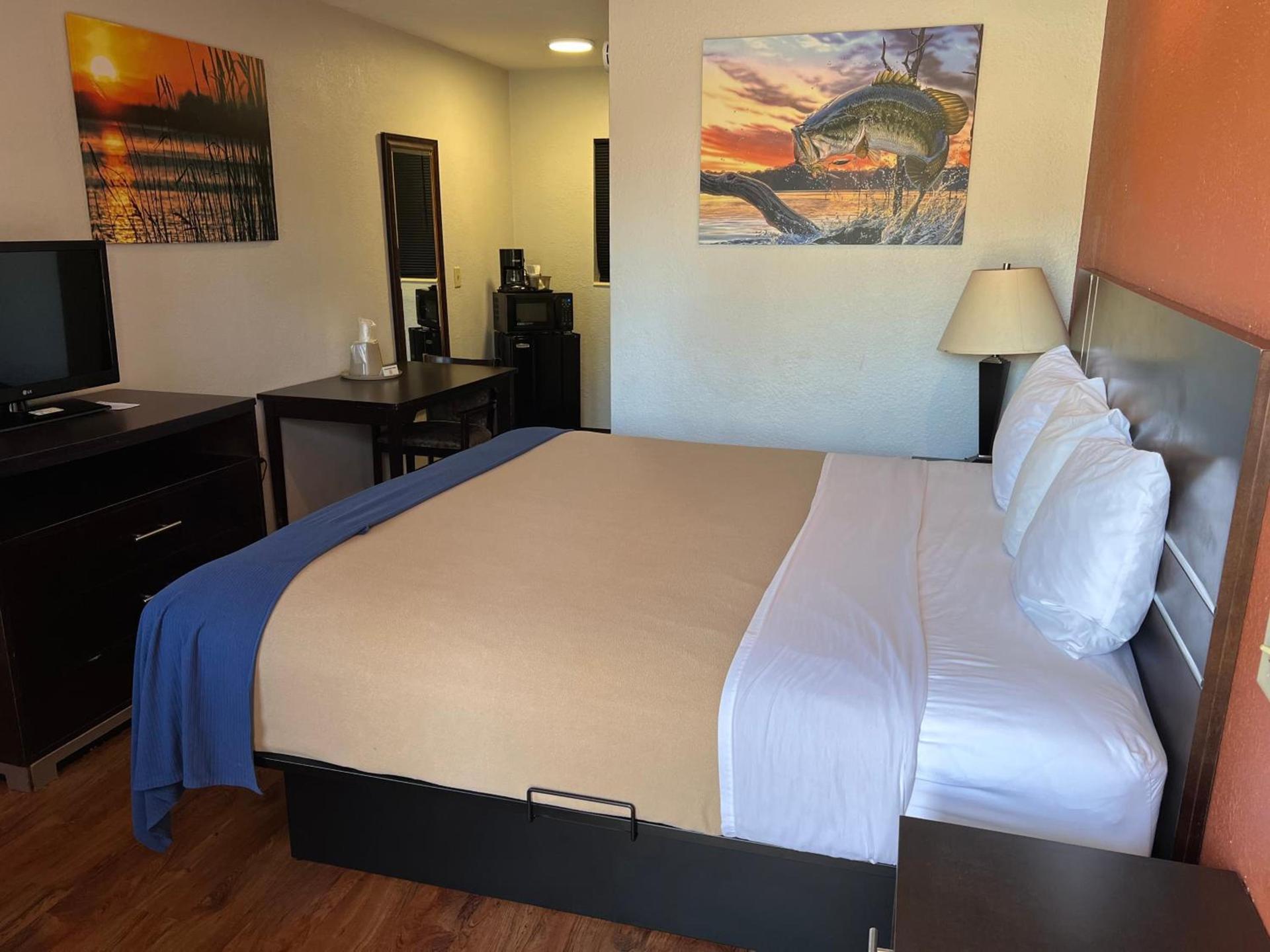 Budget Inn of Okeechobee photo 20