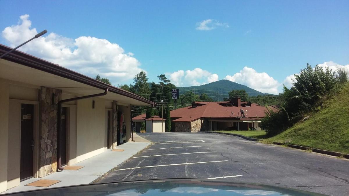 Budgetel Inn & Suites photo 66