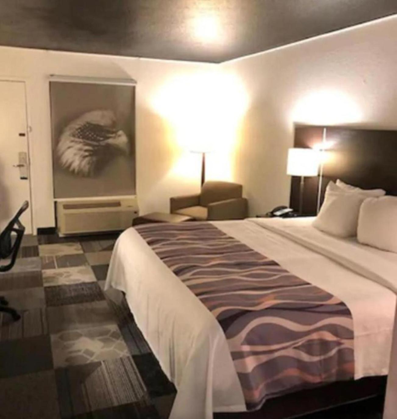 Days Inn by Wyndham Eglin AFB photo 33