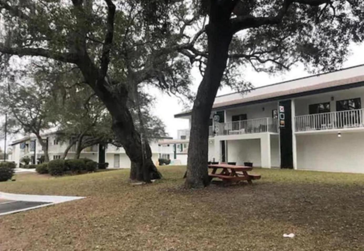 Days Inn by Wyndham Eglin AFB photo 36