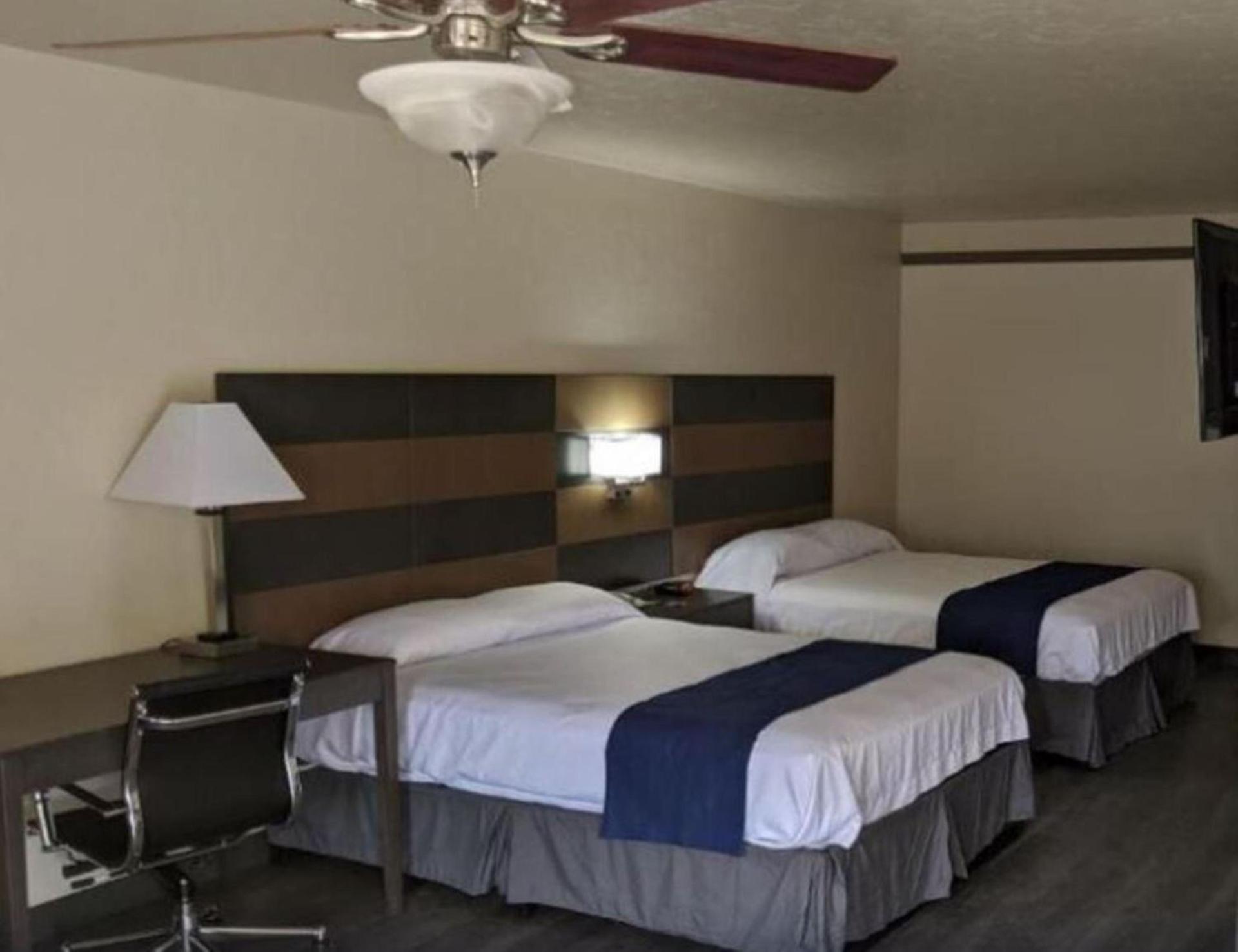 Atrium Inn photo 24
