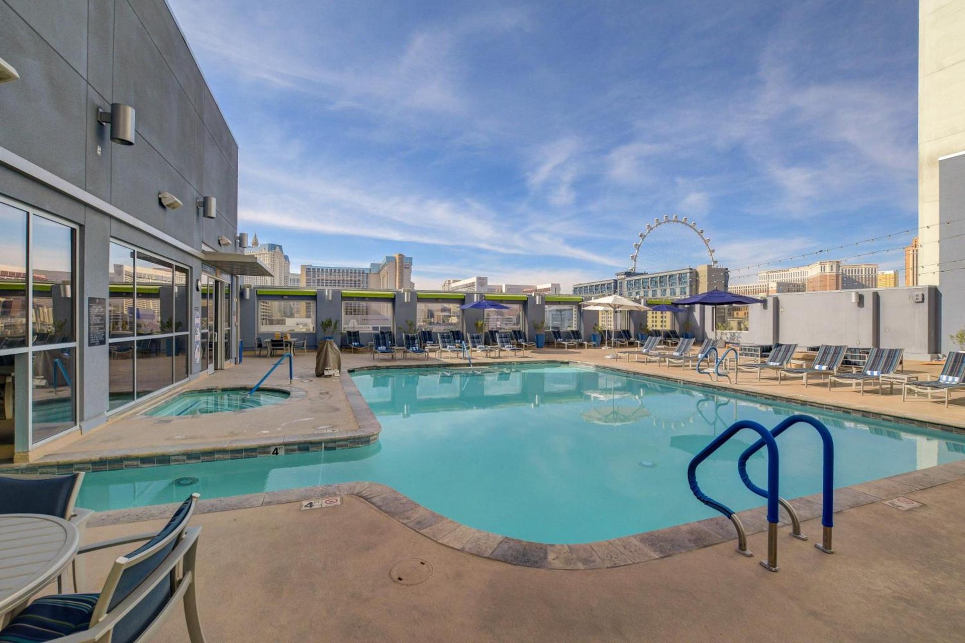 Princess II Suite Platinum * Balcony Strip Views photo 18