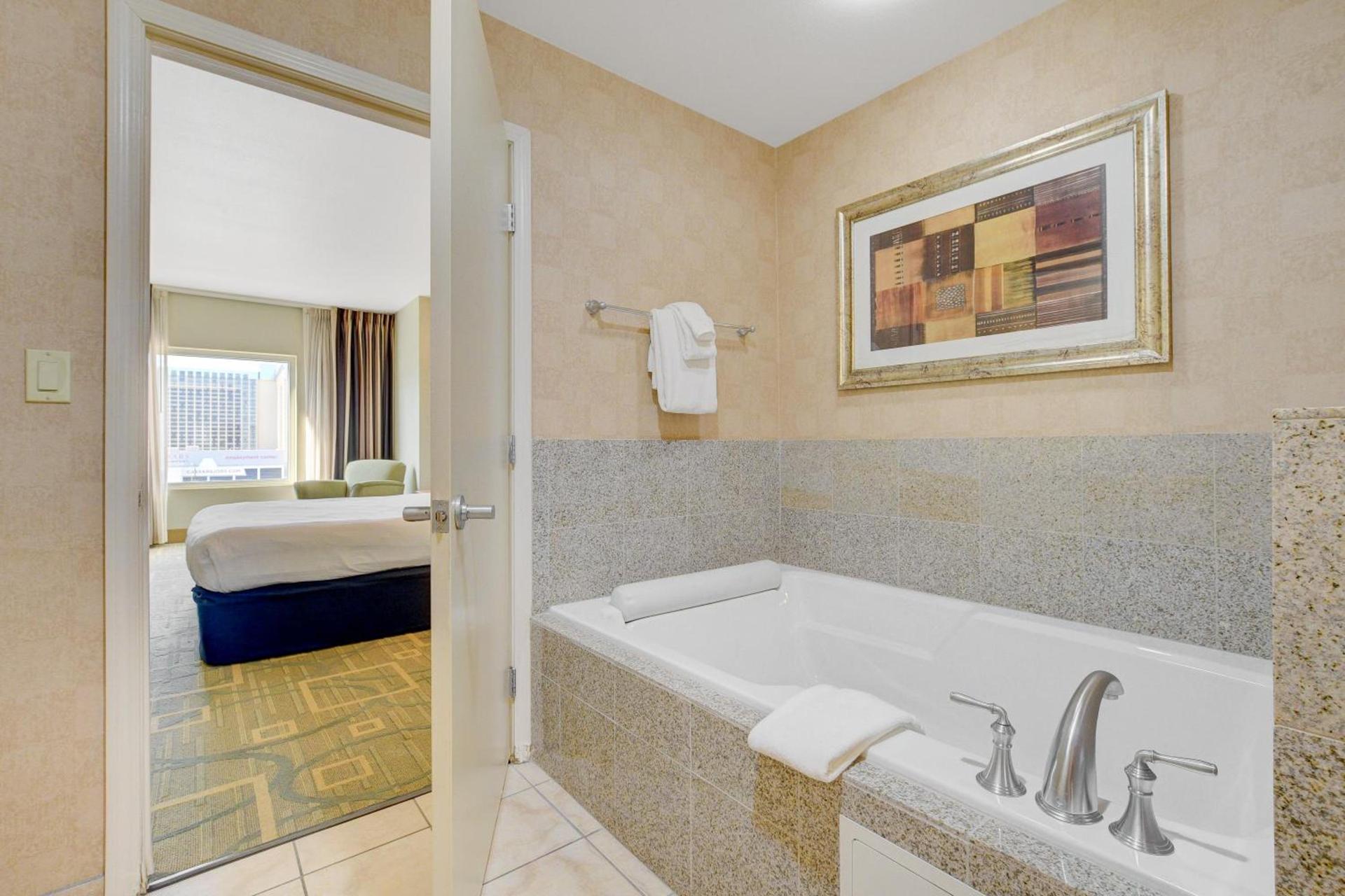 Princess II Suite Platinum * Balcony Strip Views photo 40