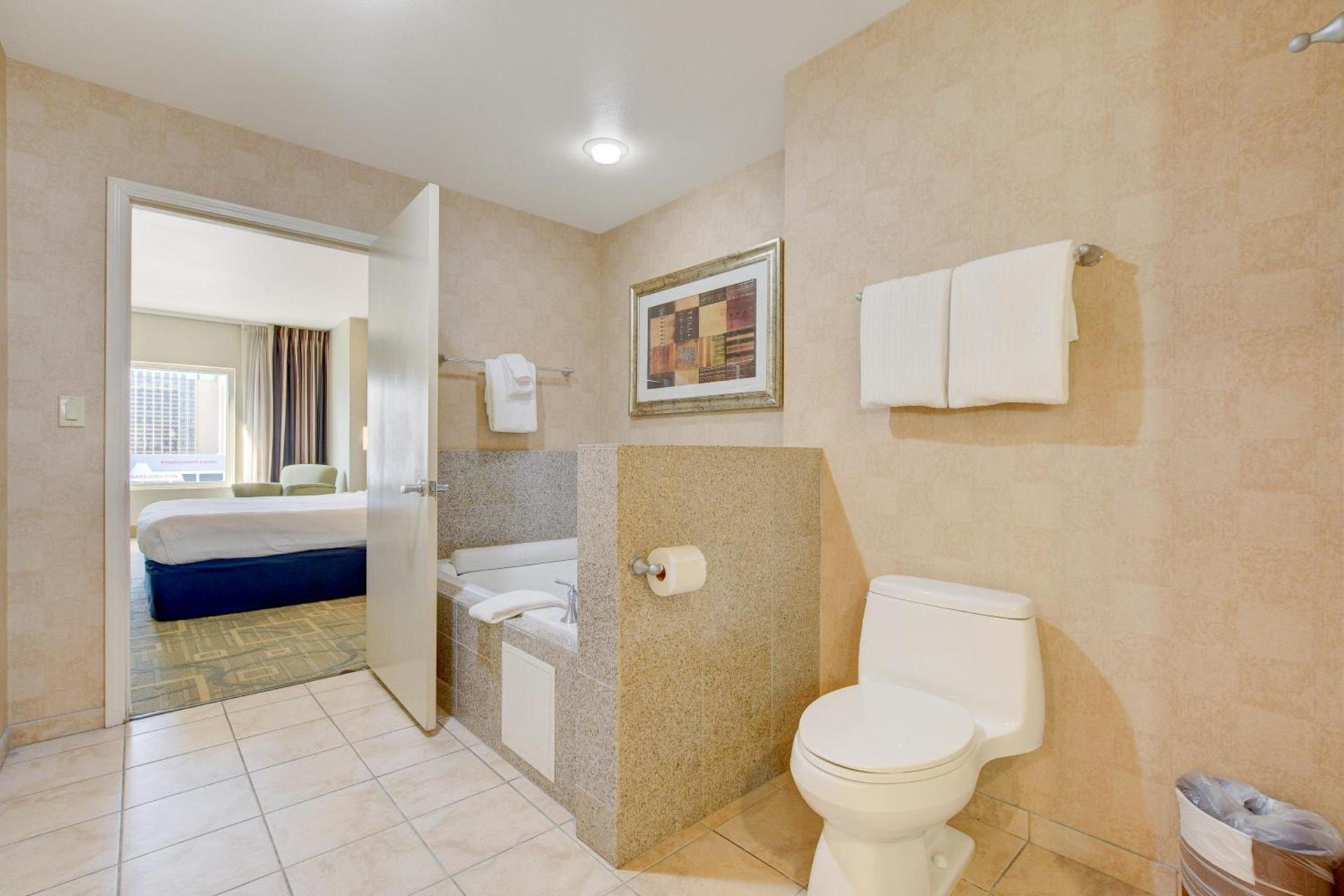 Princess II Suite Platinum * Balcony Strip Views photo 63