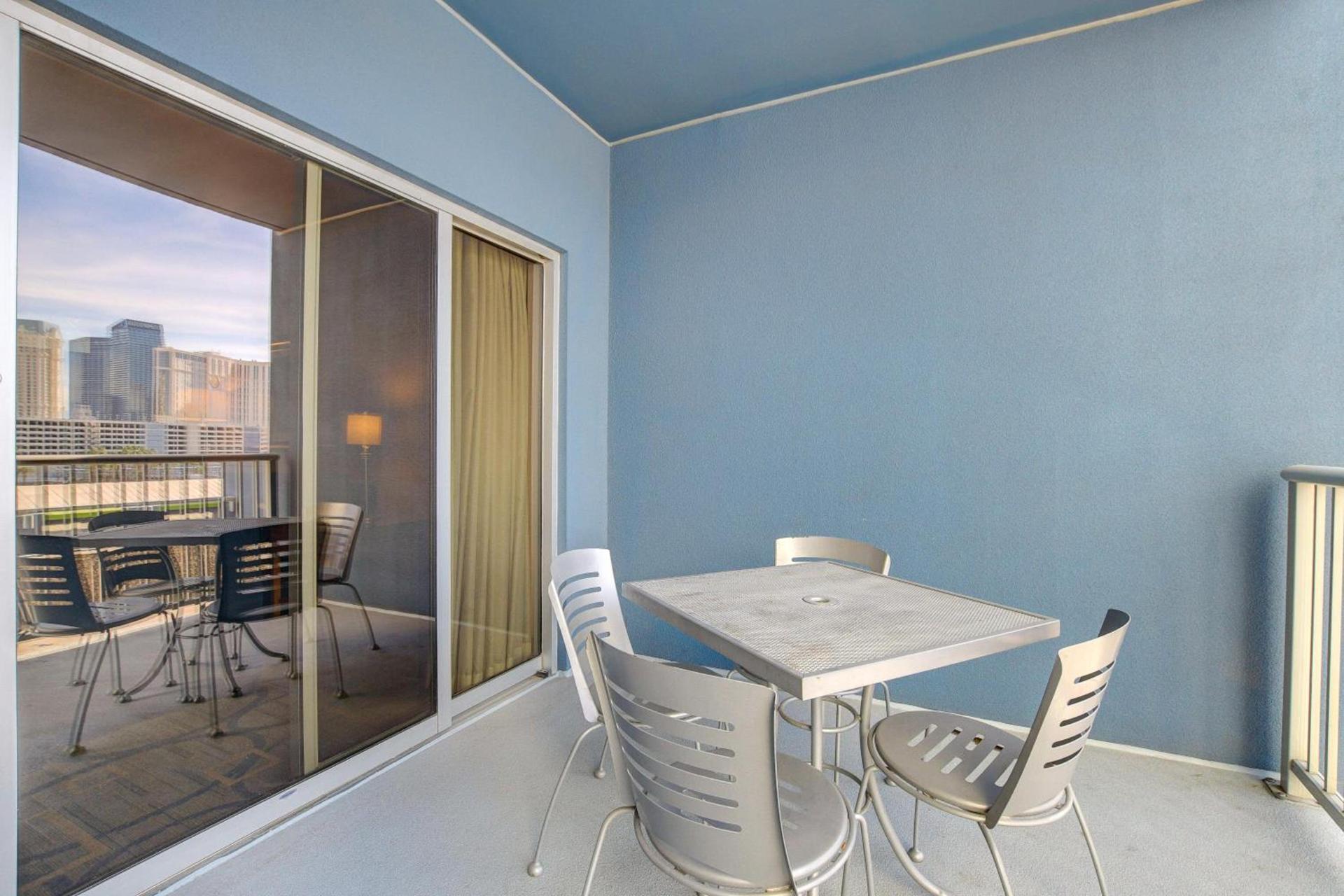 Princess II Suite Platinum * Balcony Strip Views photo 4