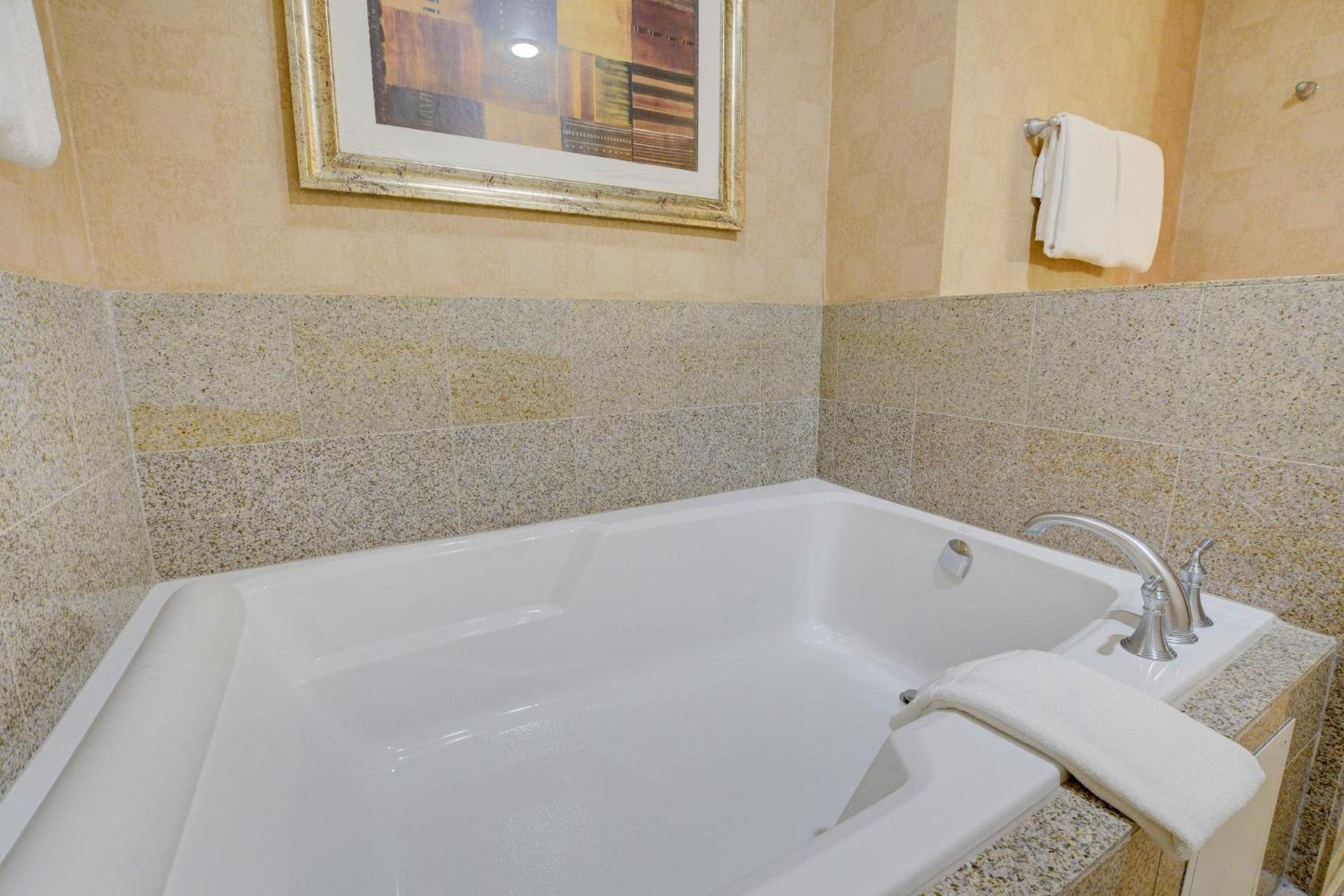 Princess II Suite Platinum * Balcony Strip Views photo 49