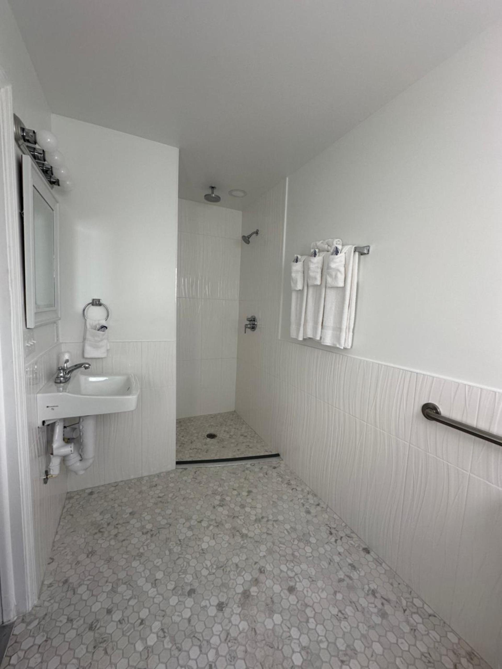 EBBTIDE INN photo 5