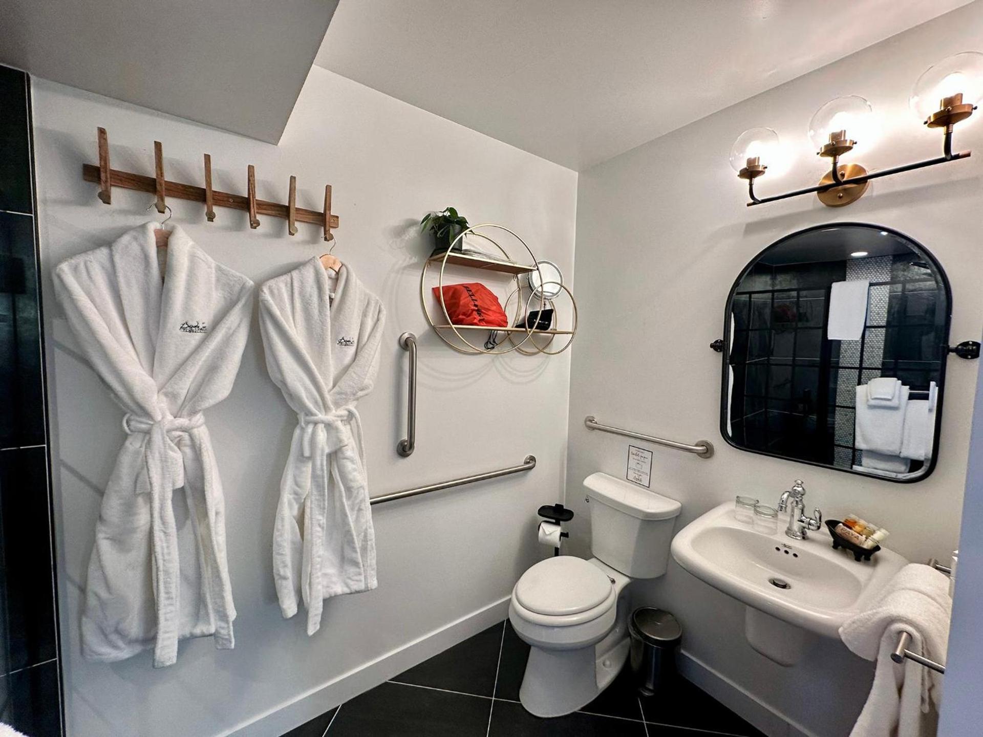 Bespoke Inn Flagstaff photo 74