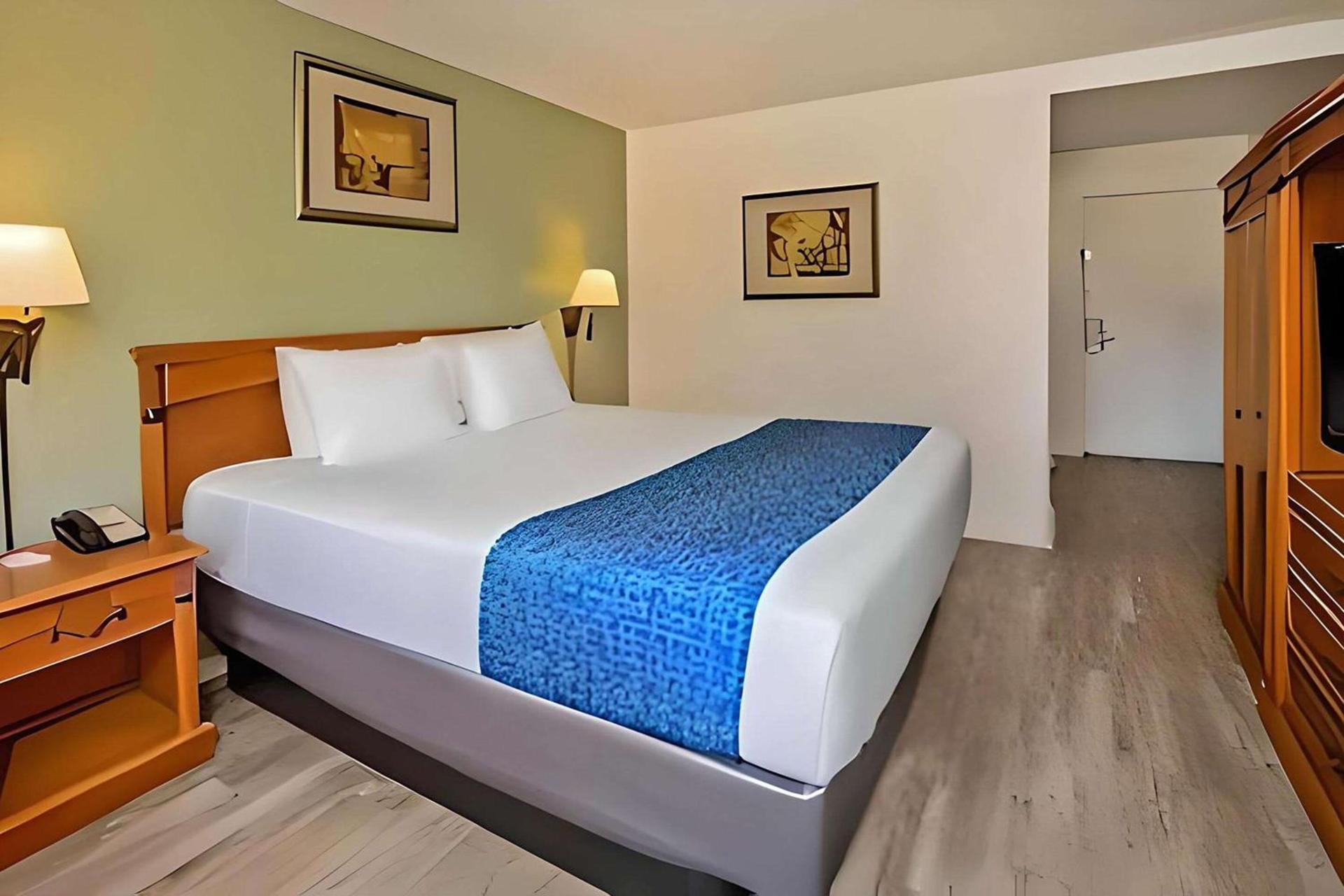 Travelodge by Wyndham Red Bluff South of Redding photo 6