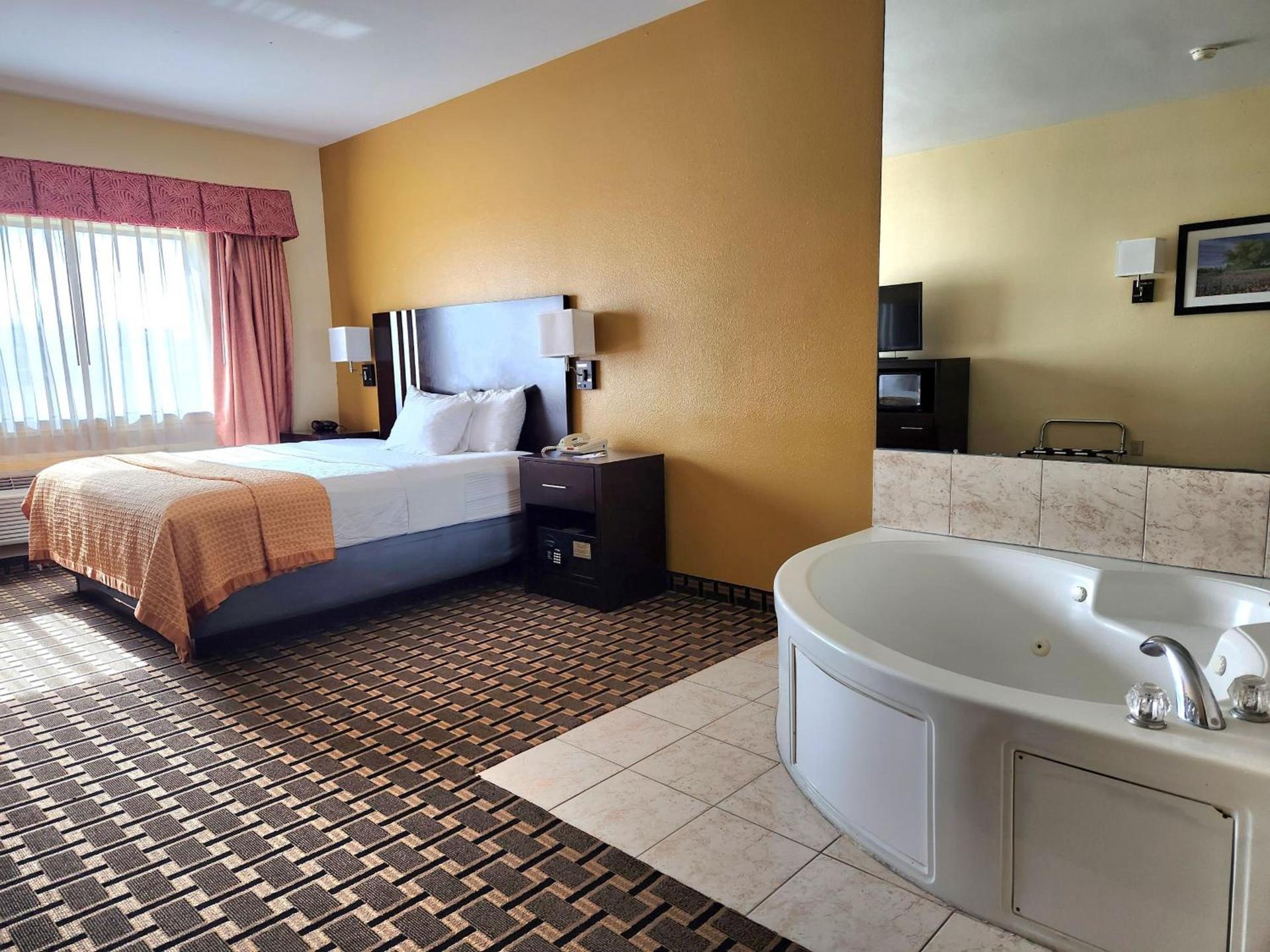 Days Inn & Suites by Wyndham Sam Houston Tollway photo 45