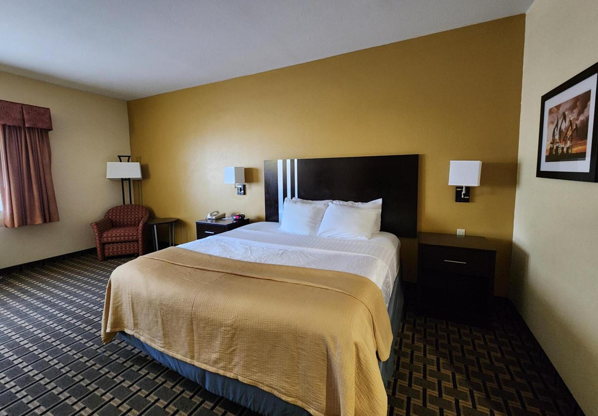 Days Inn & Suites by Wyndham Sam Houston Tollway photo 52