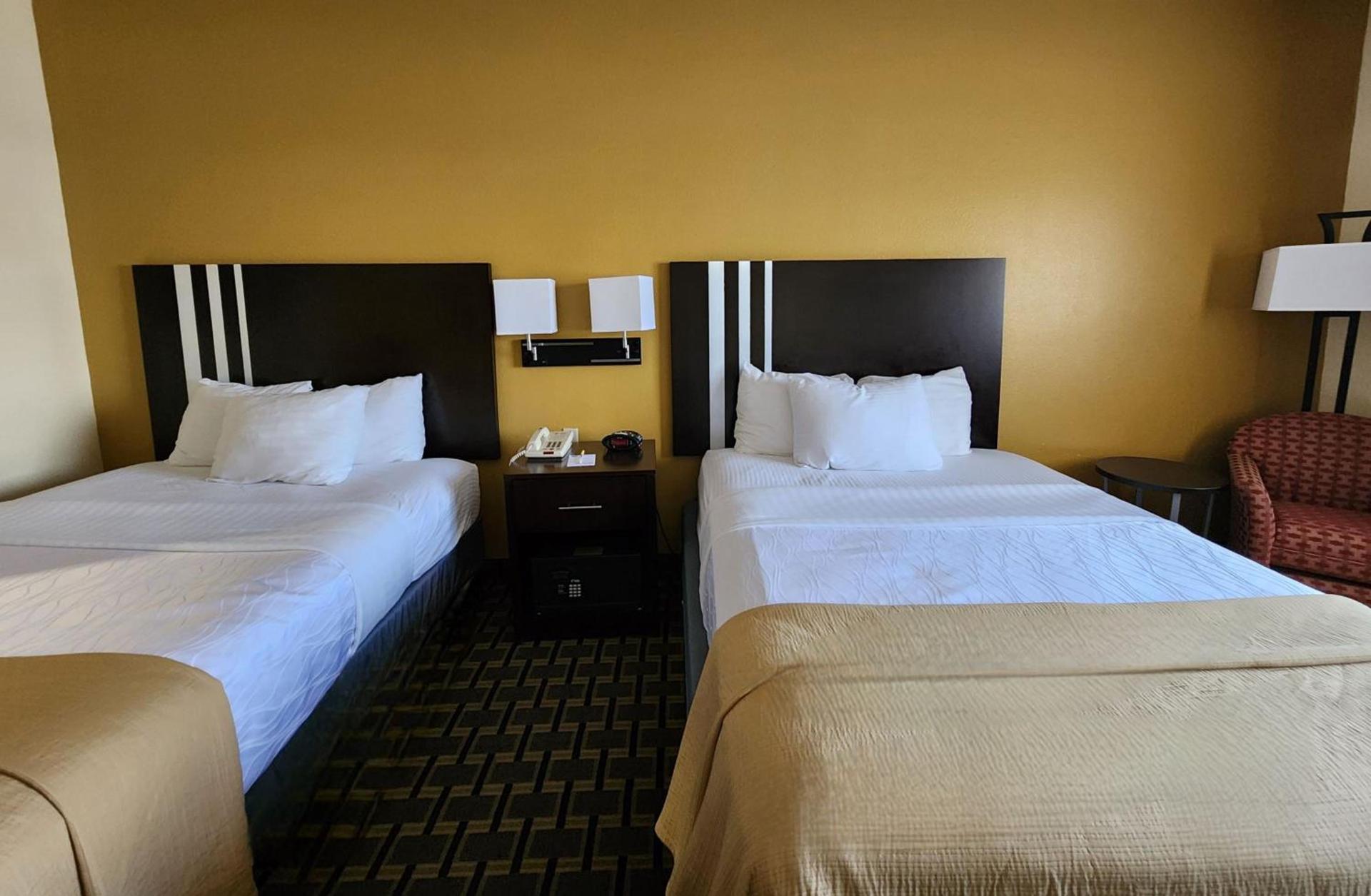 Days Inn & Suites by Wyndham Sam Houston Tollway photo 62