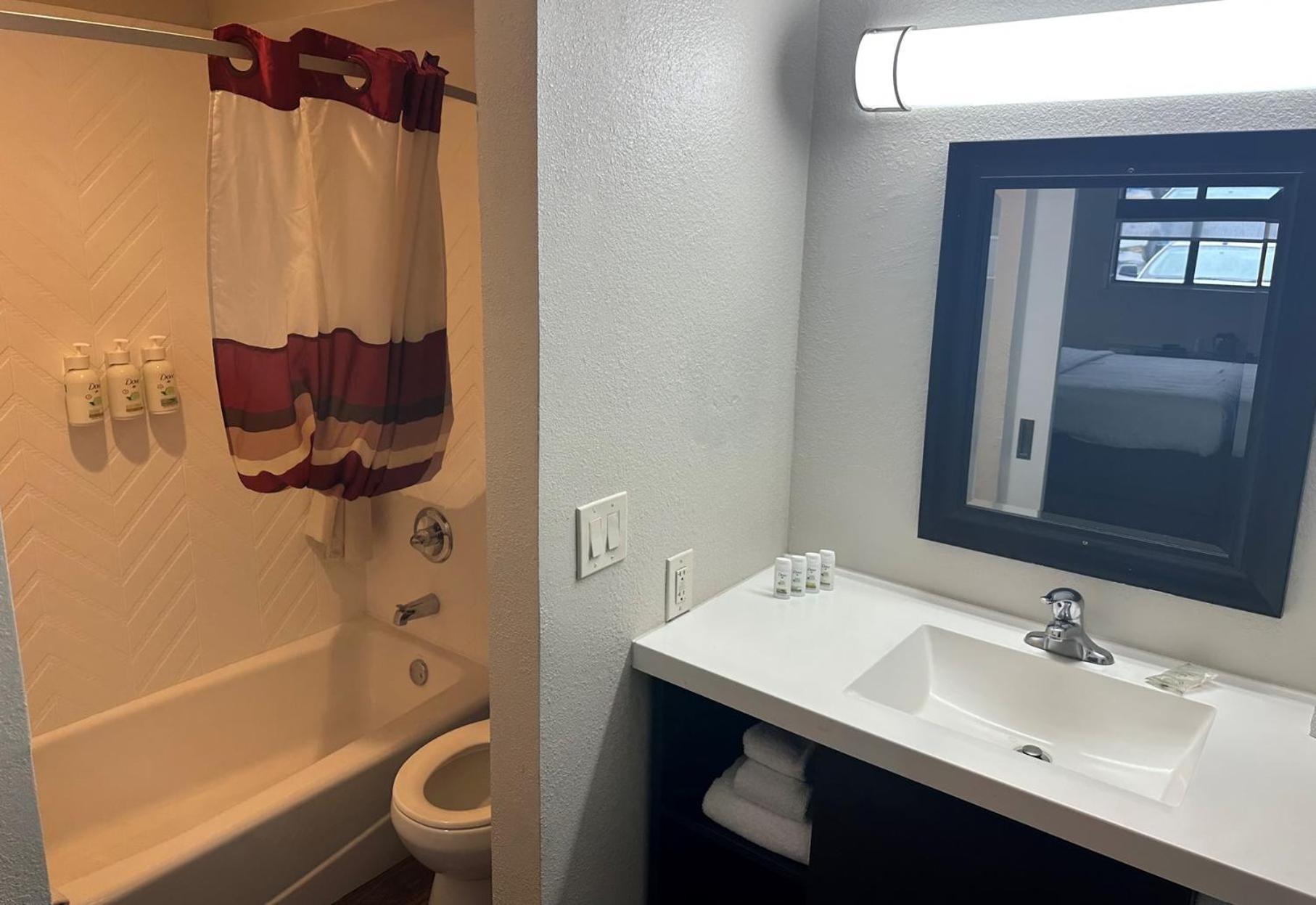 Baymont by Wyndham Kingman photo 11