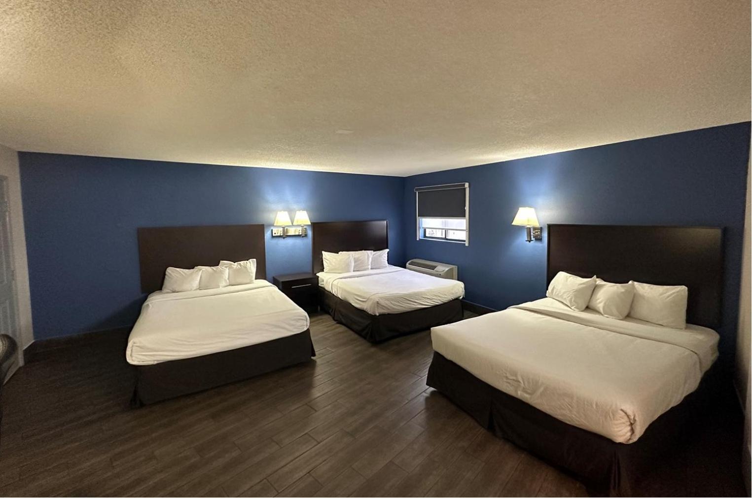 Baymont by Wyndham Kingman photo 9