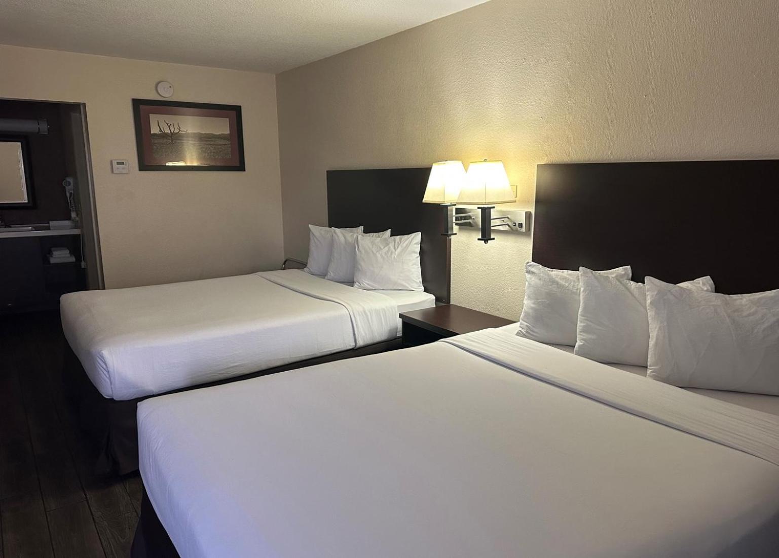 Baymont by Wyndham Kingman photo 10