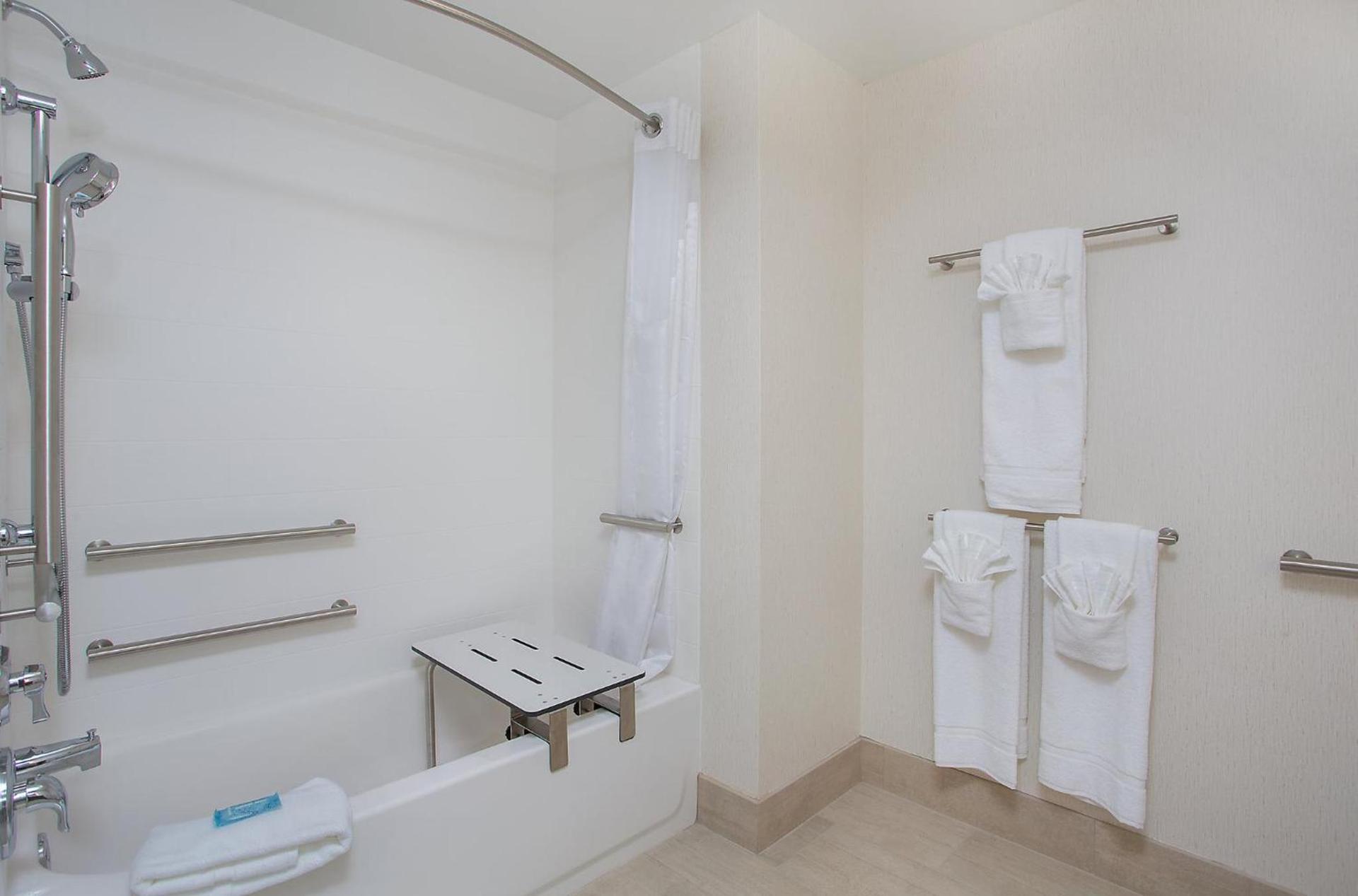 Holiday Inn Express & Suites Covington by IHG photo 12