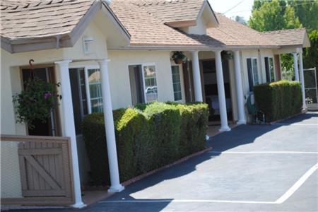 Rose Bowl Motel photo 2