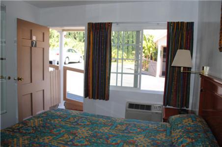 Rose Bowl Motel photo 13
