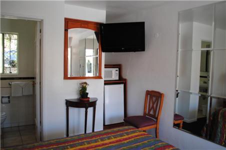 Rose Bowl Motel photo 16