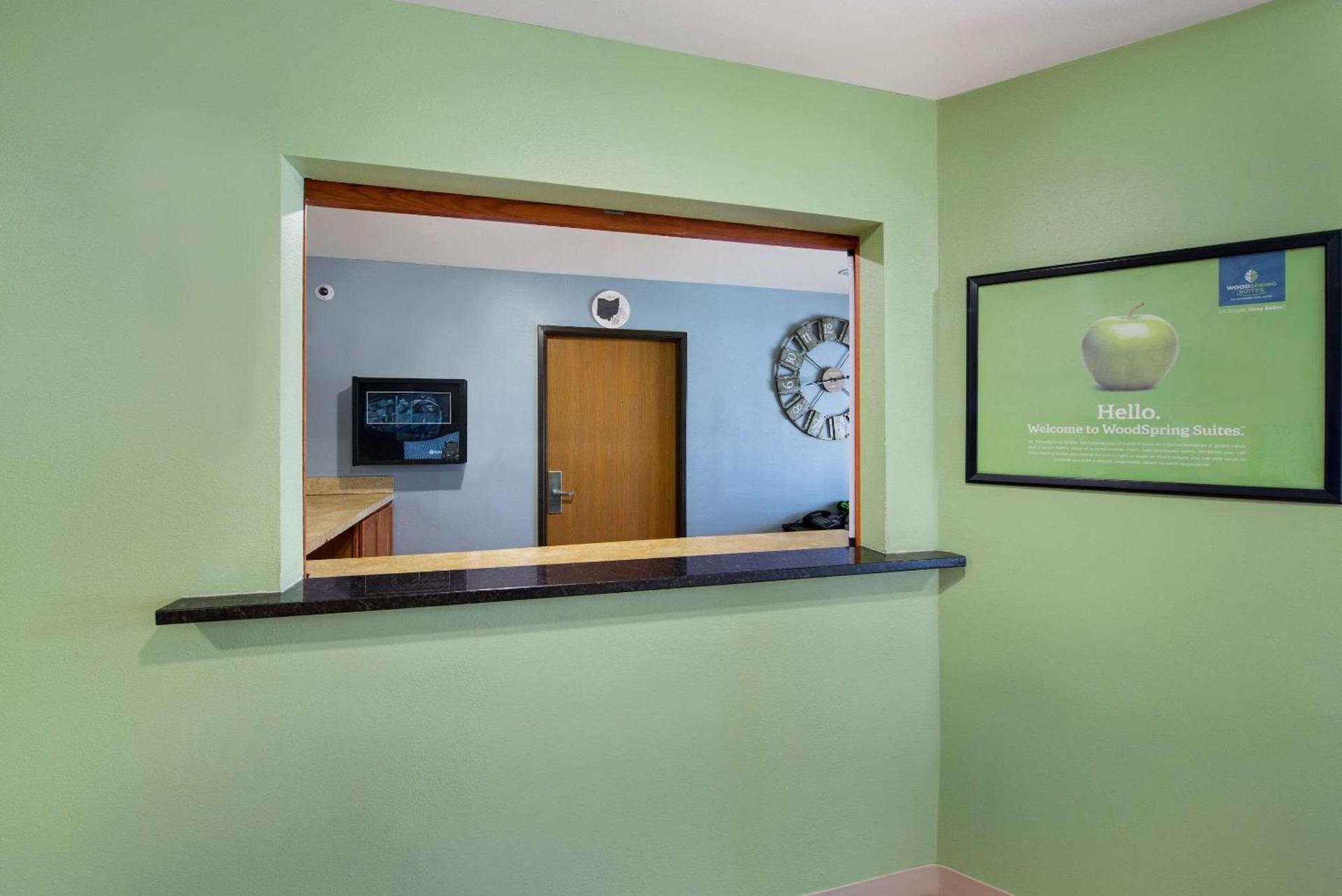 WoodSpring Suites Columbus Southeast photo 9