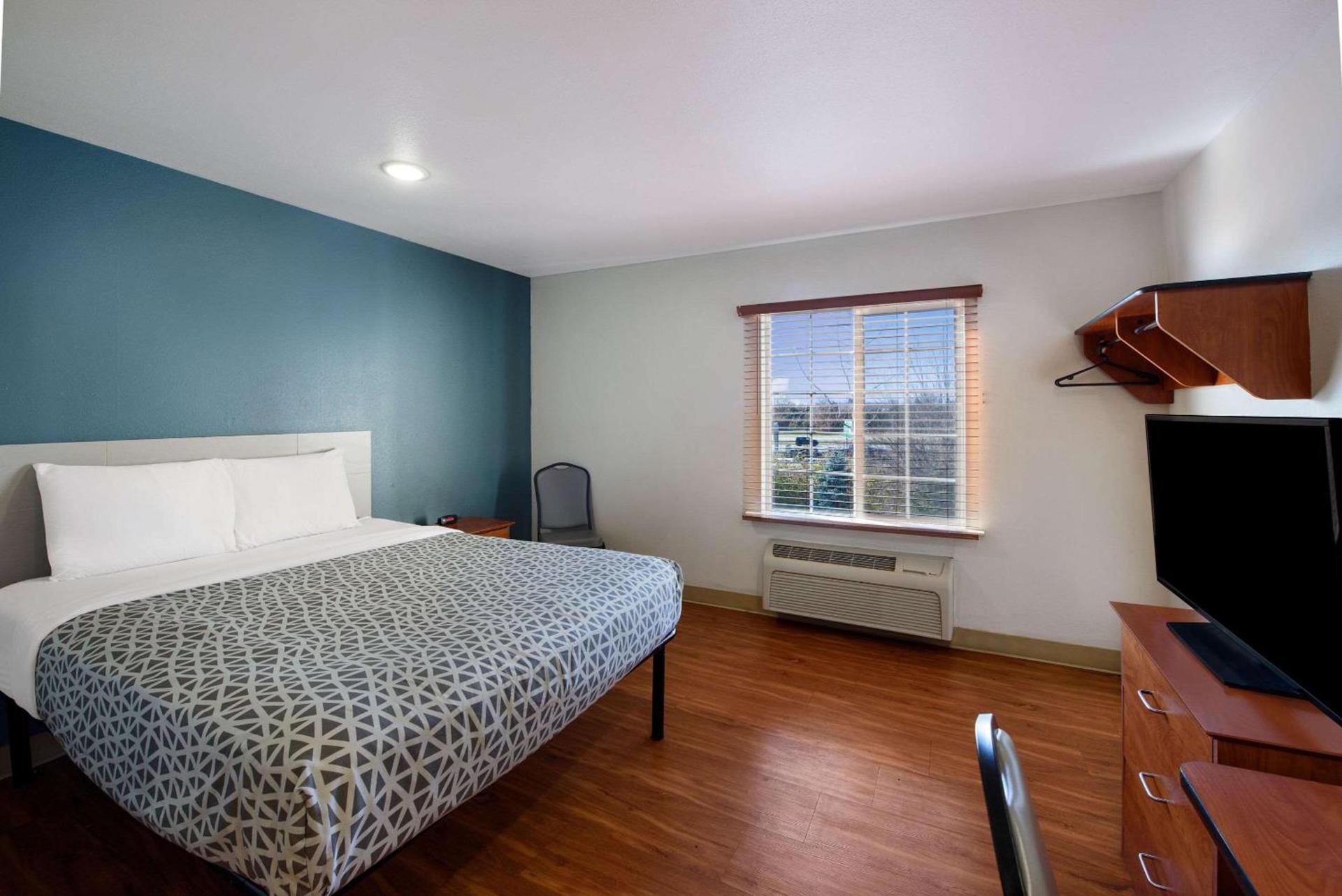 WoodSpring Suites Columbus Southeast photo 10
