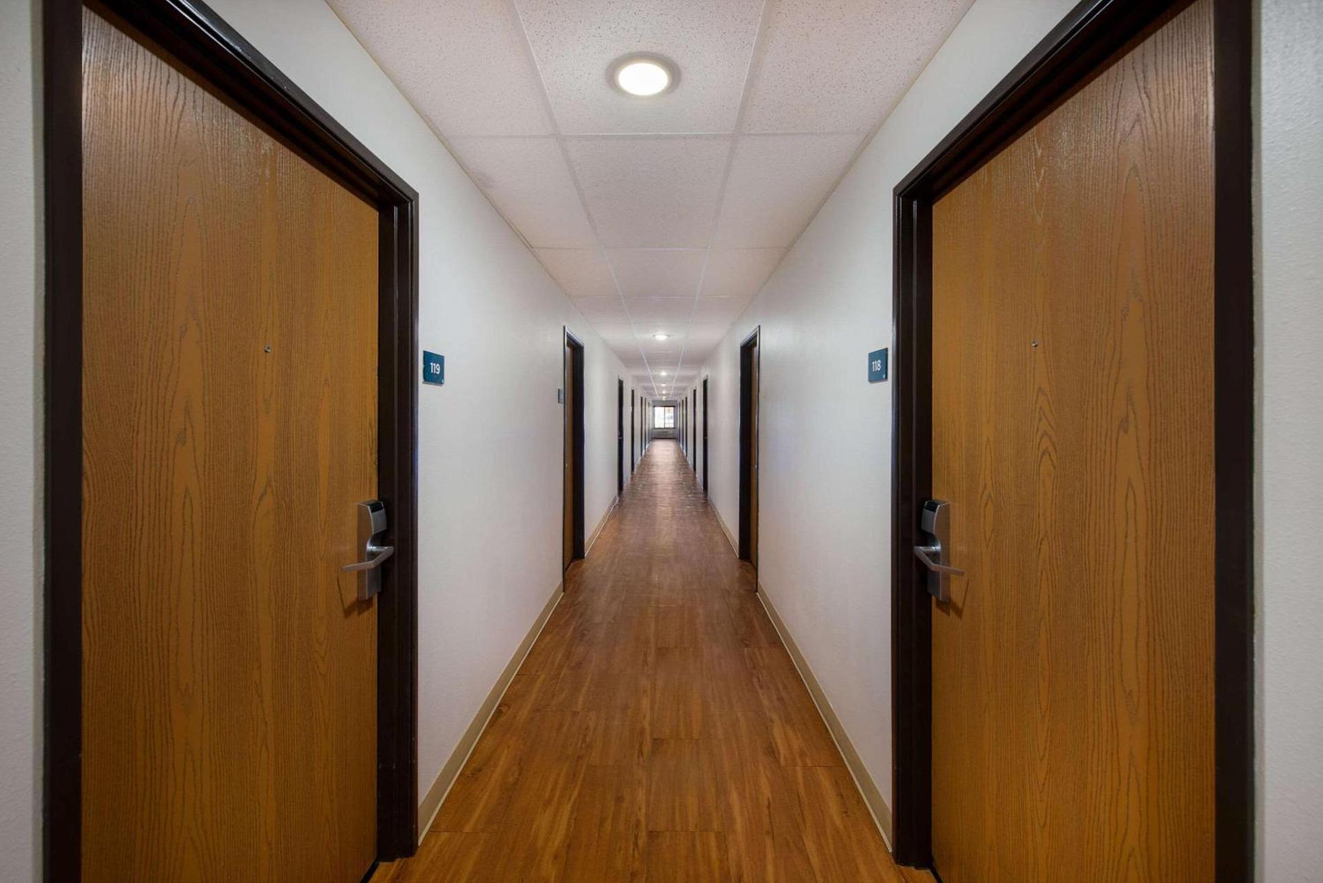 WoodSpring Suites Columbus Southeast photo 25