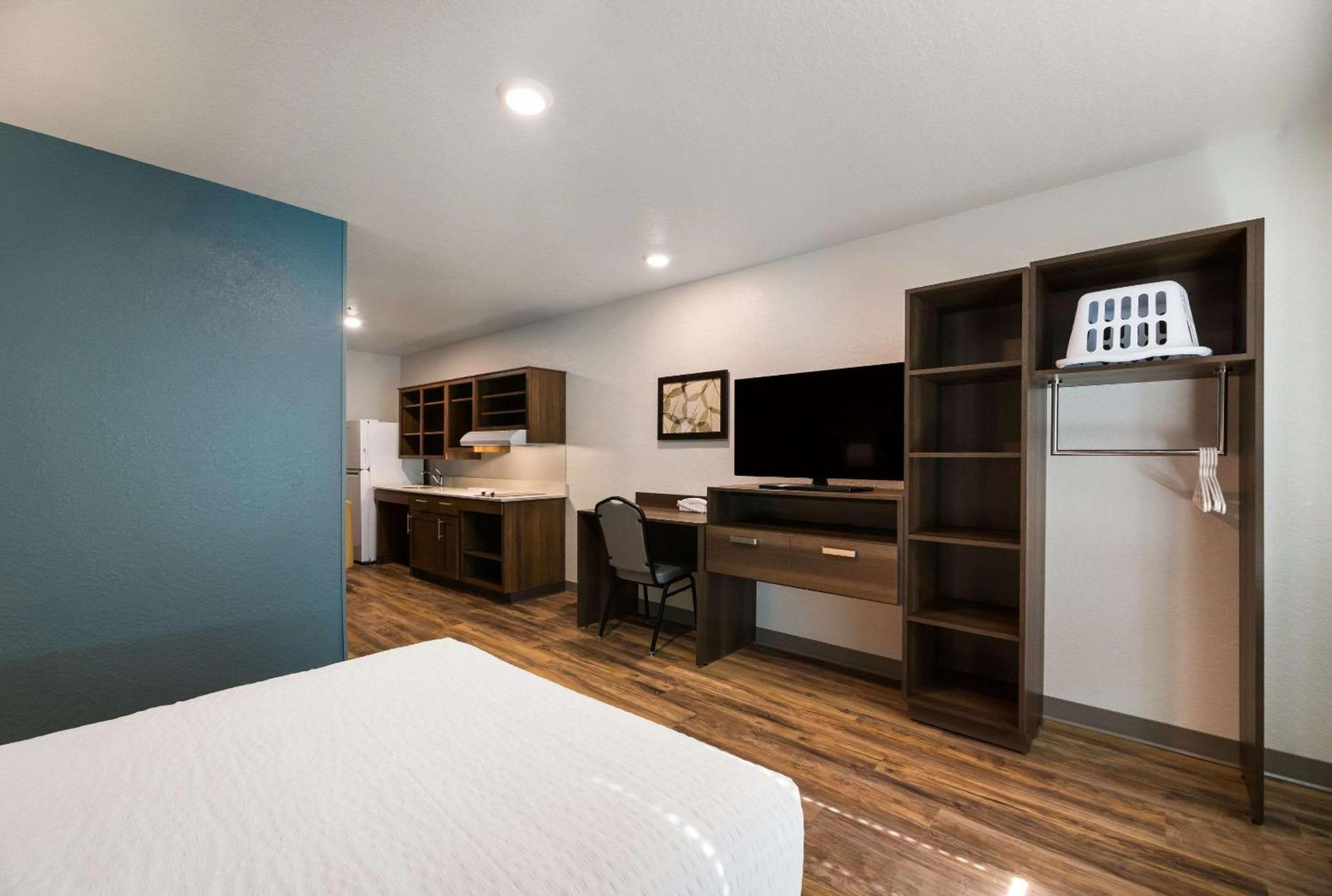 WoodSpring Suites Cocoa Beach - Rockledge photo 10