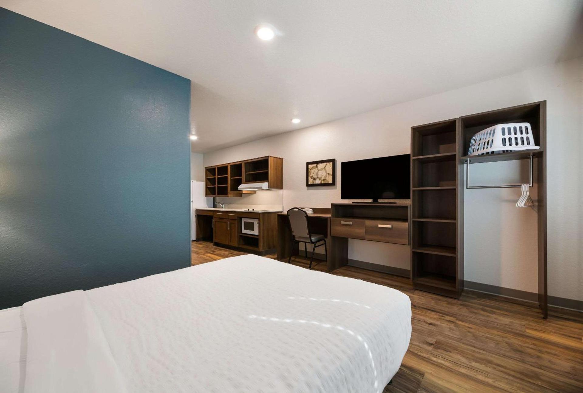 WoodSpring Suites Cocoa Beach - Rockledge photo 15