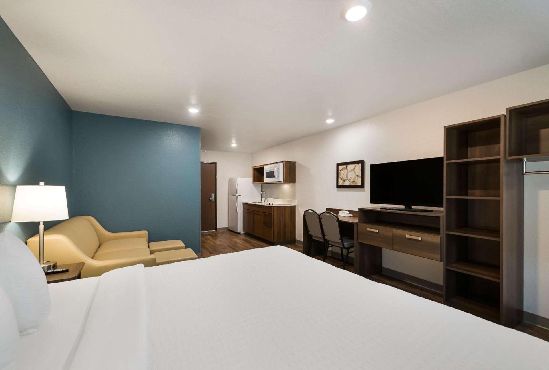WoodSpring Suites Cocoa Beach - Rockledge photo 23