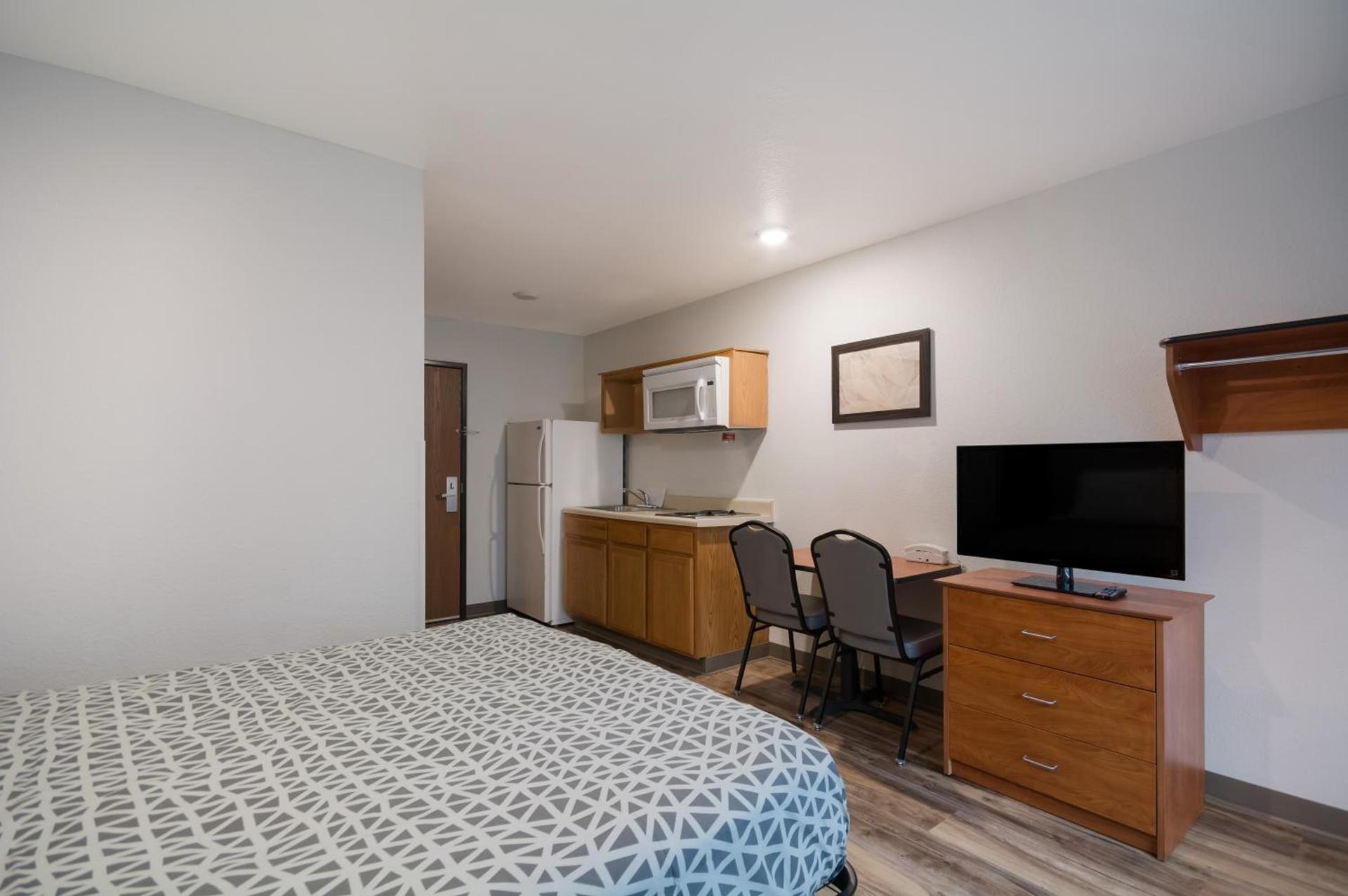 WoodSpring Suites Macon North photo 24