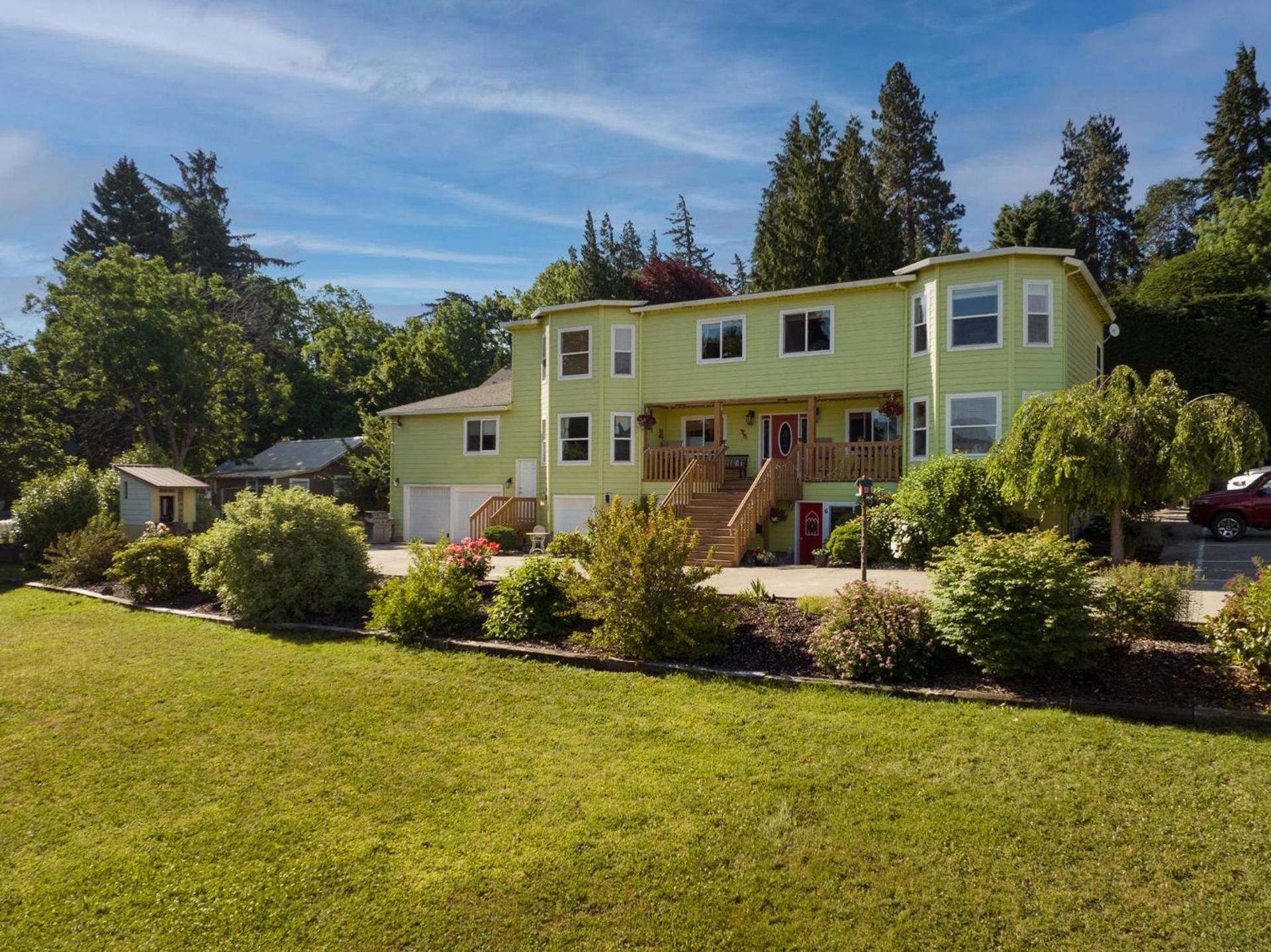 The Irish Inn — hotel in Hood River