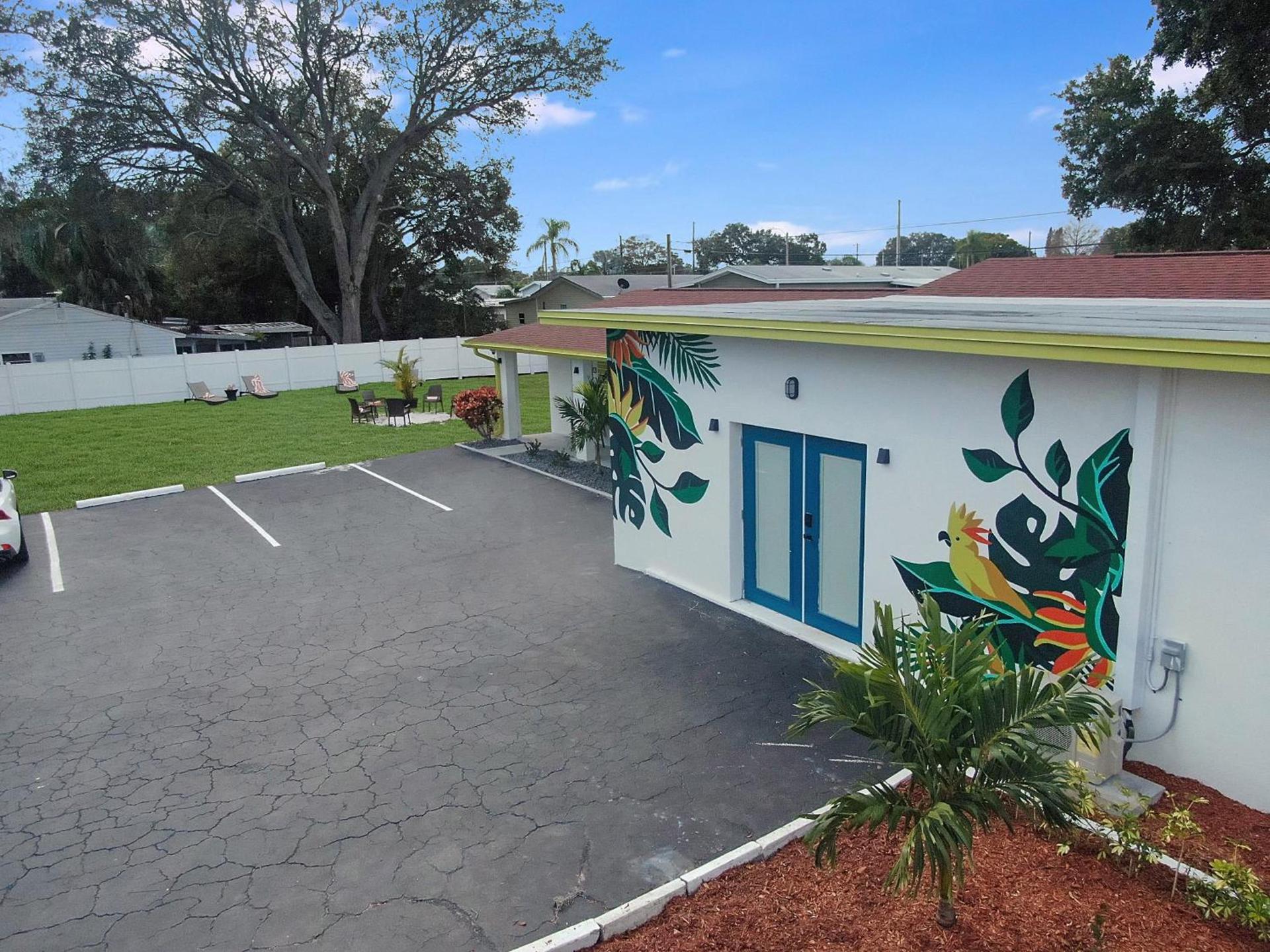 Palm Cove Motel photo 6