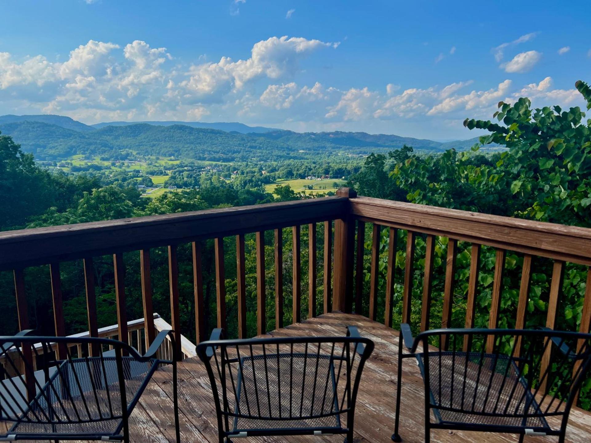 Little Greenbriar Lodge photo 3