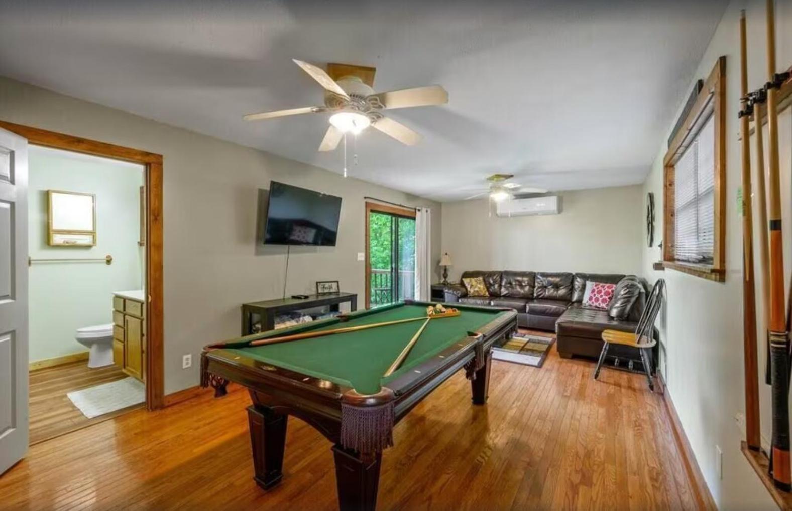 Little Greenbriar Lodge photo 56