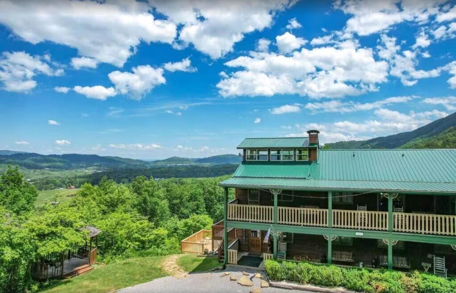 Little Greenbriar Lodge photo 5