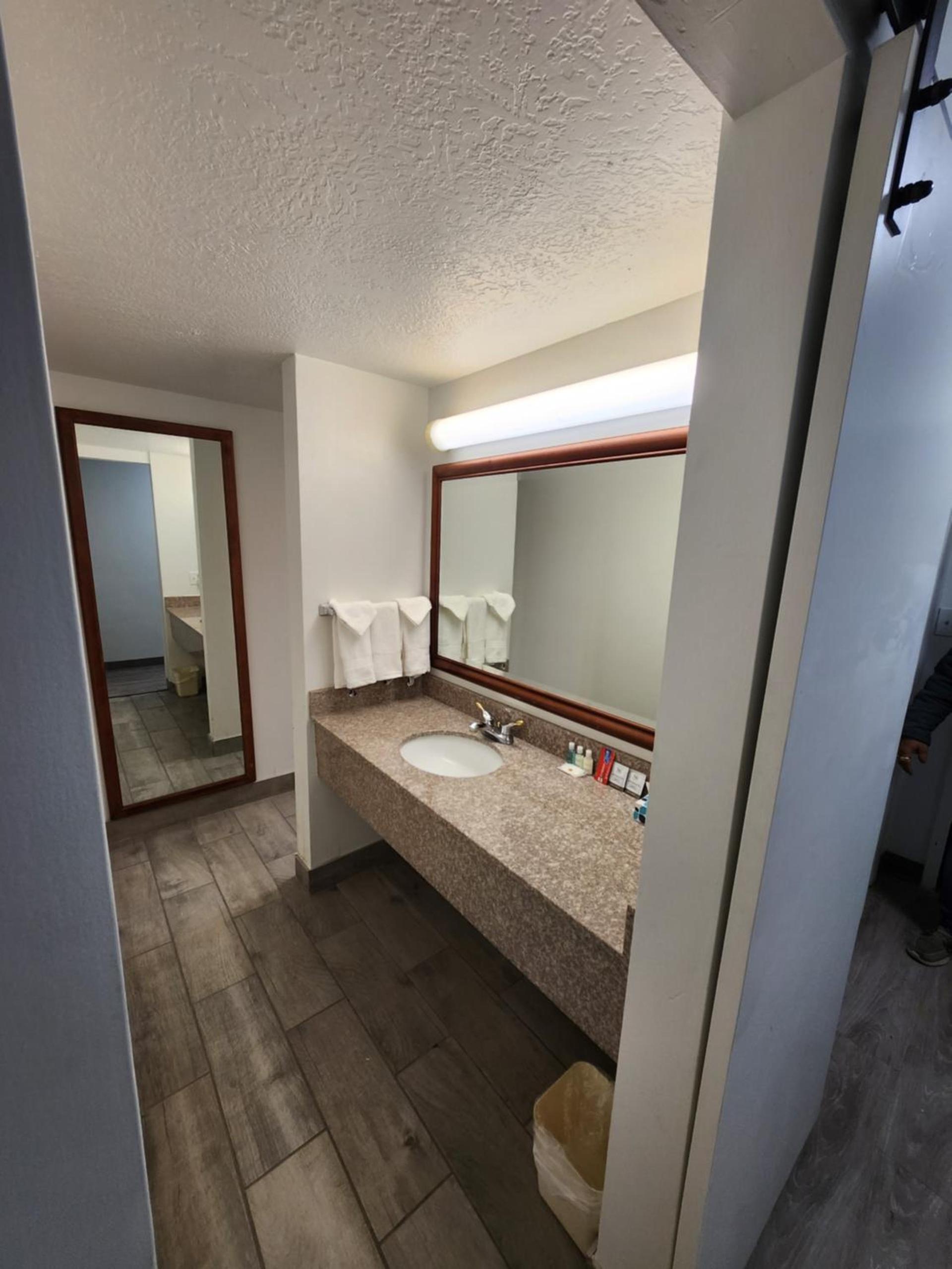 Clarion Inn Idaho Falls Riverfront photo 70