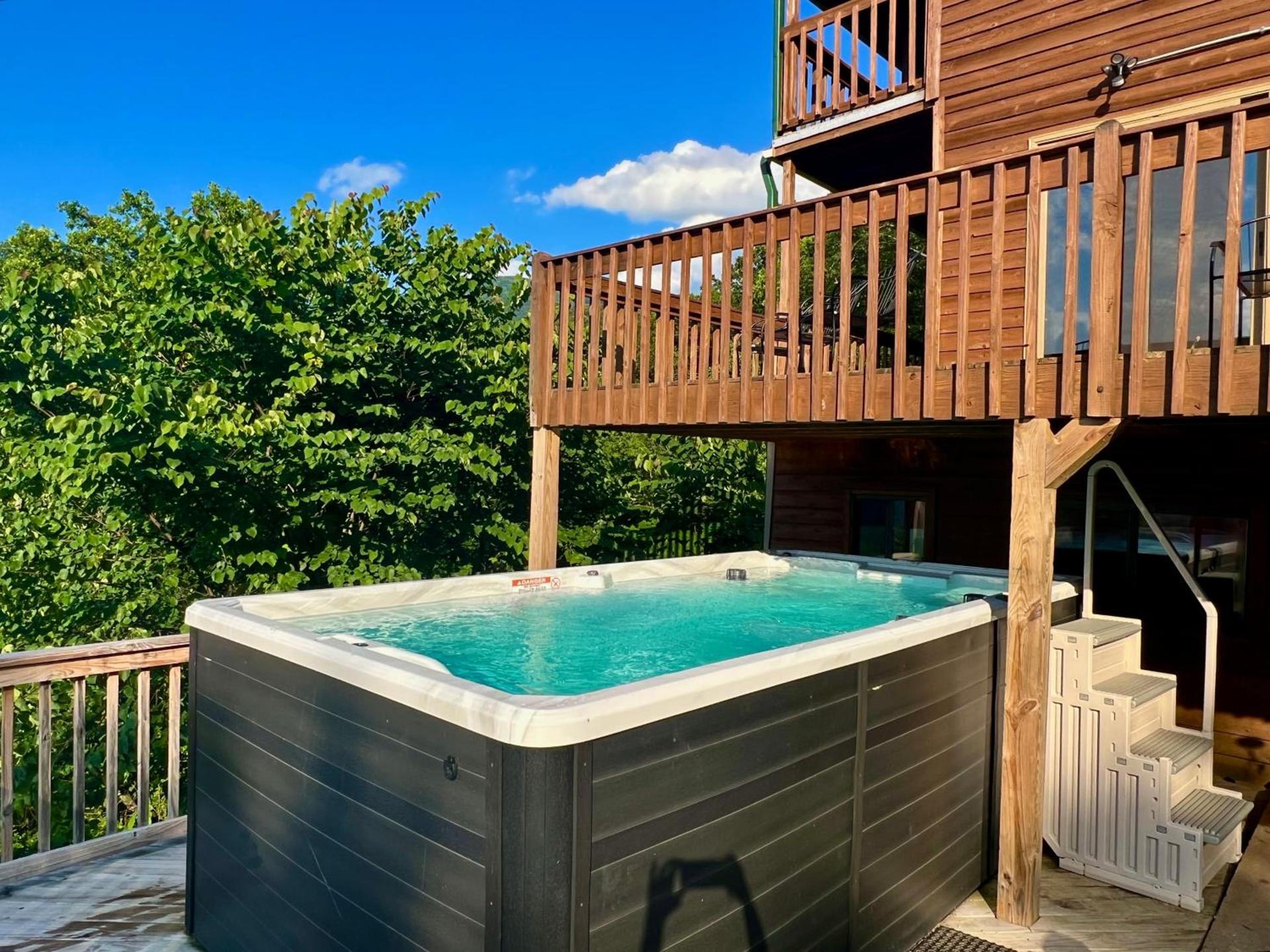 Little Greenbriar Lodge photo 17