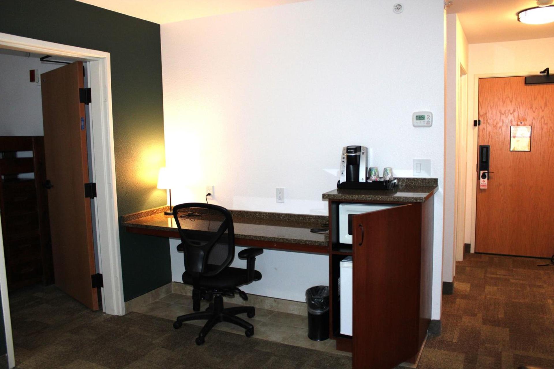 Boothill Inn and Suites photo 39