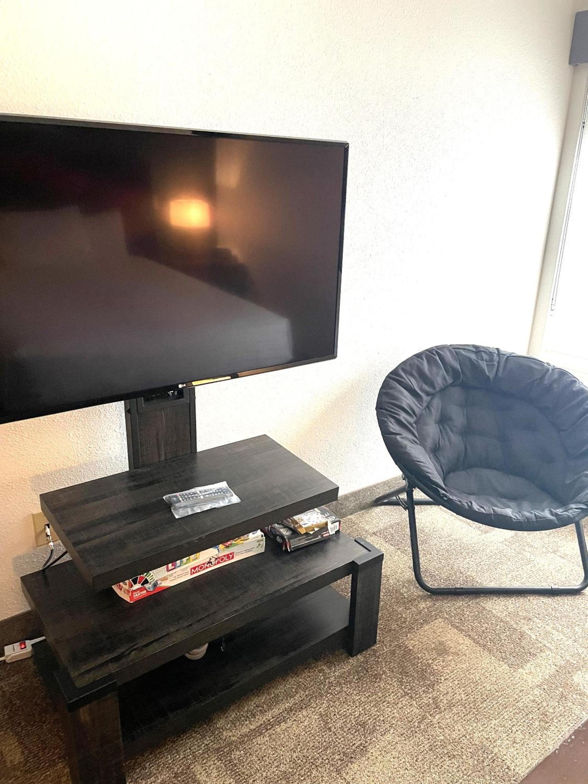 Boothill Inn and Suites photo 42