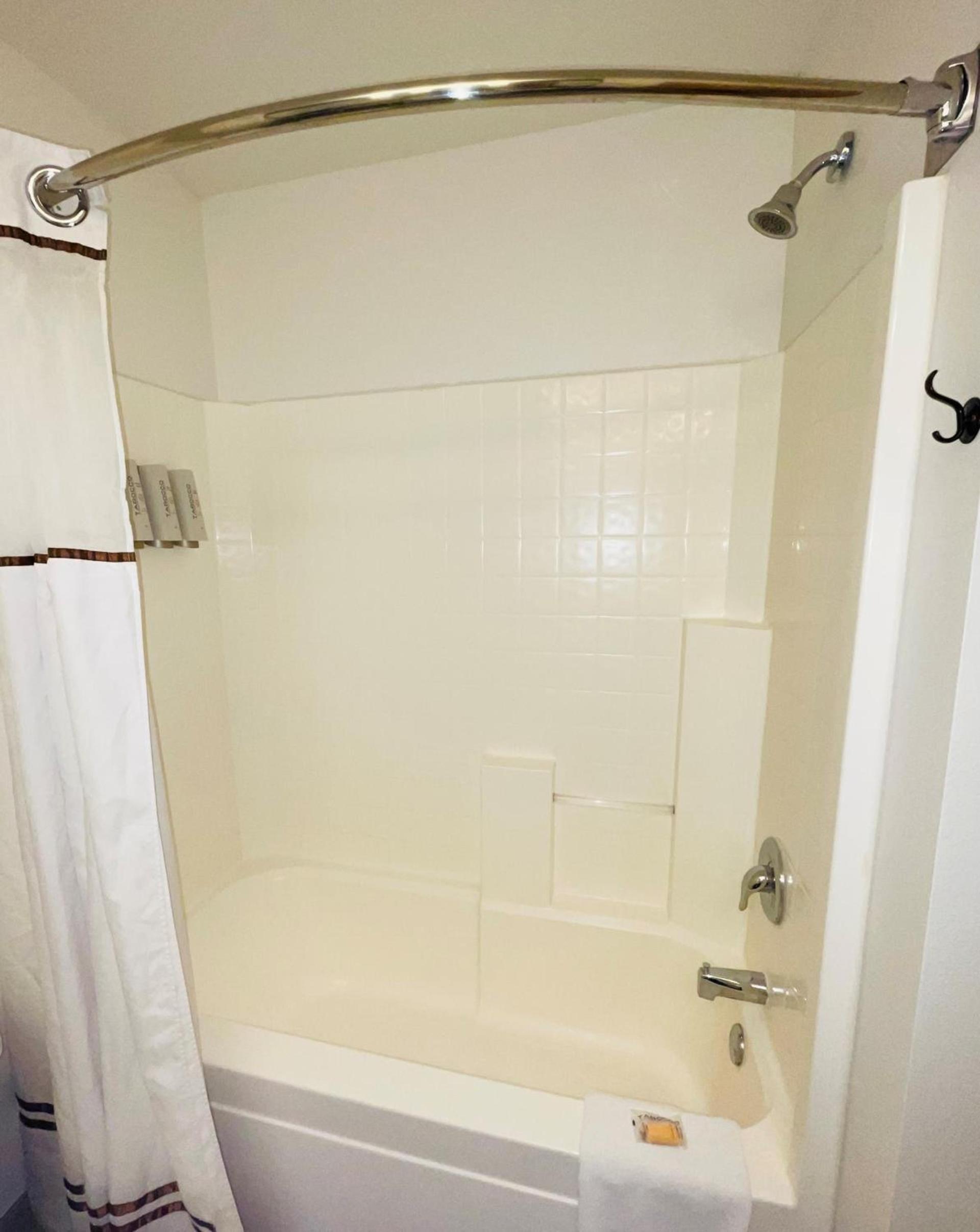 Boothill Inn and Suites photo 41
